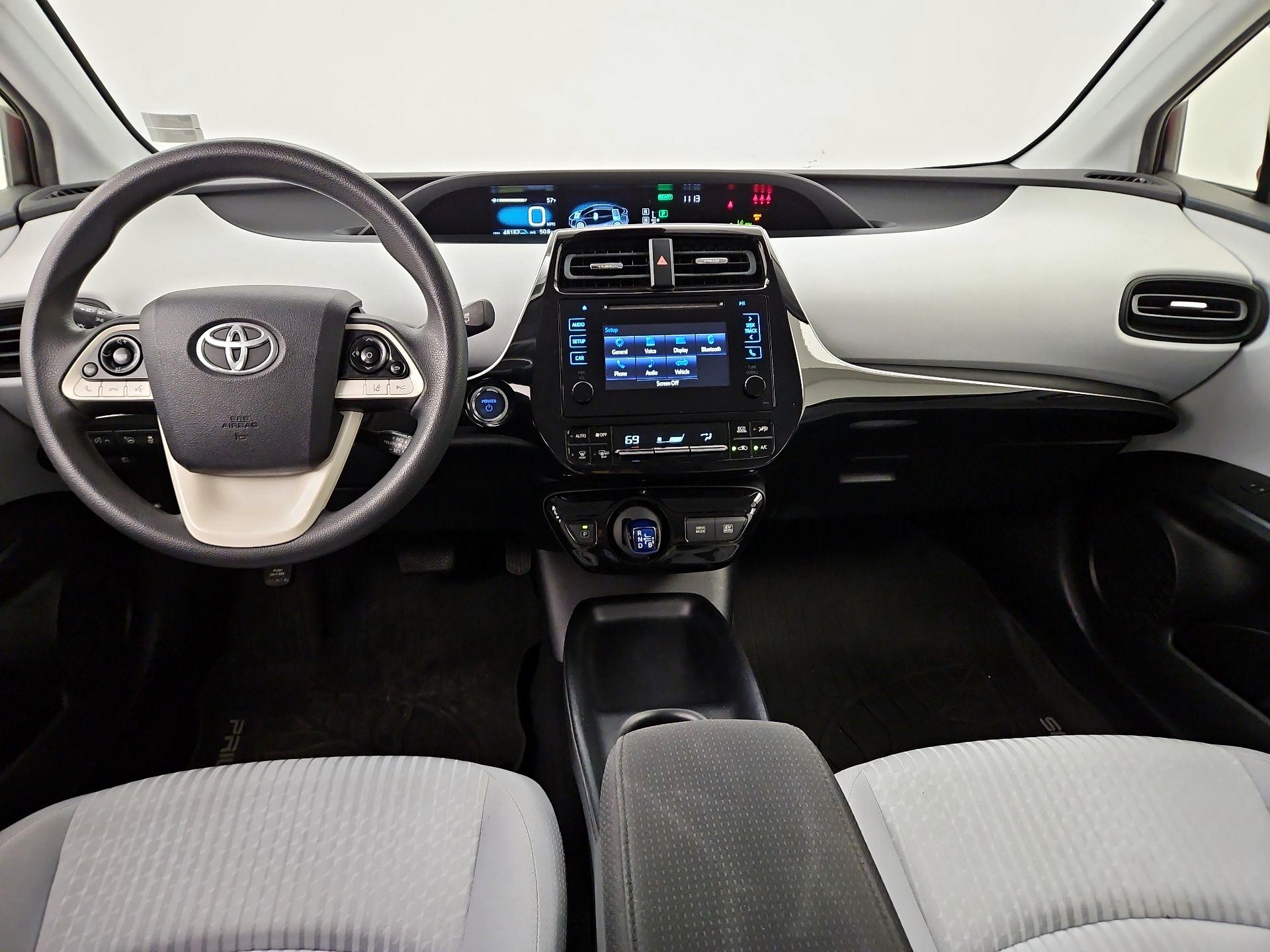 Thumbnail: 2017 Toyota Prius - 9