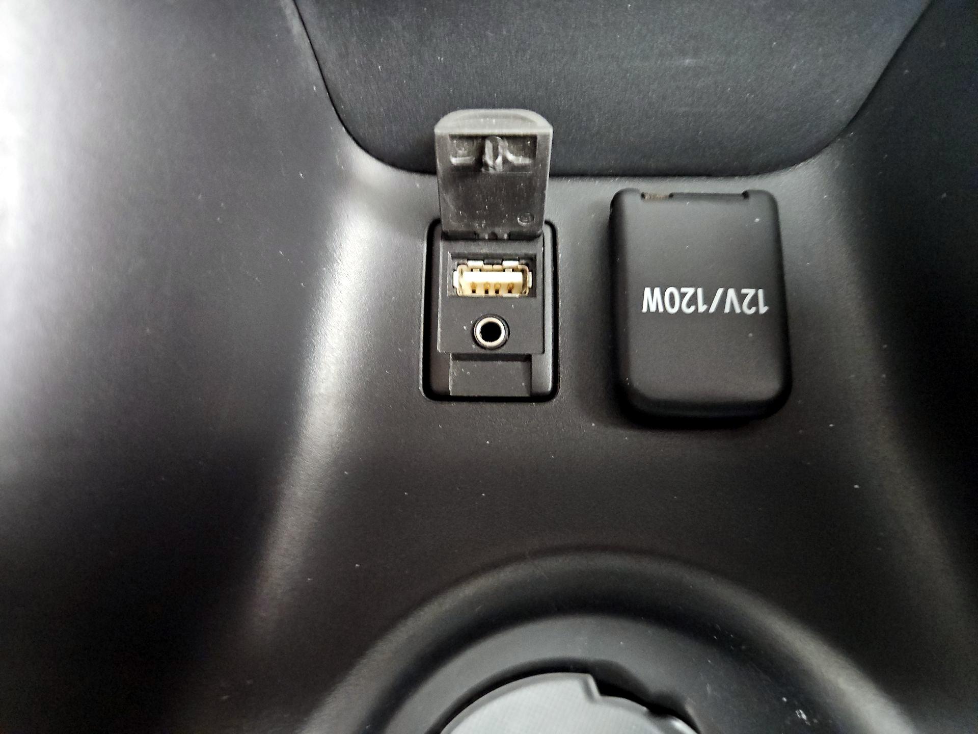 Thumbnail: 2017 Toyota Prius - 18