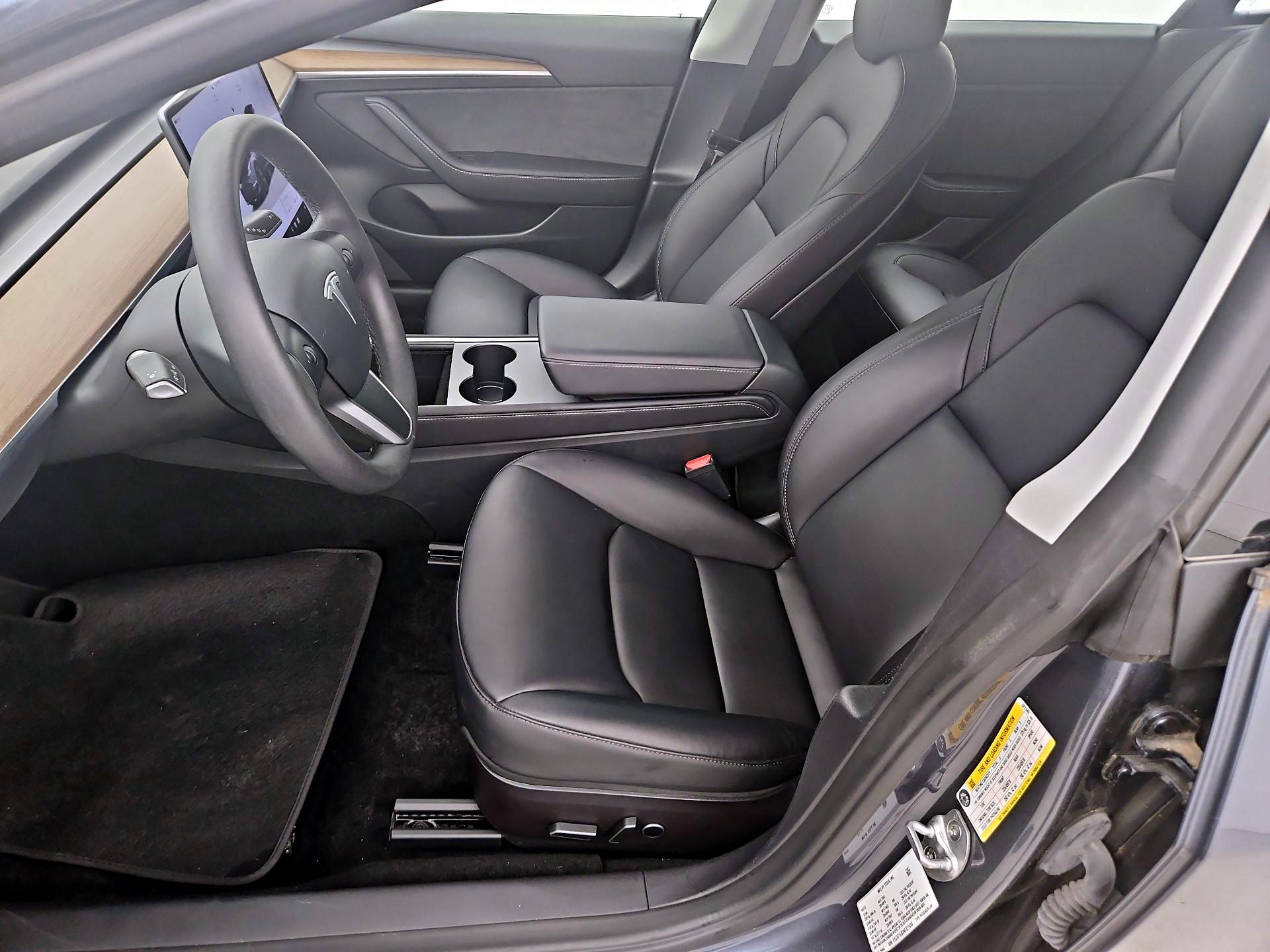 Thumbnail: 2022 Tesla Model 3 - 11