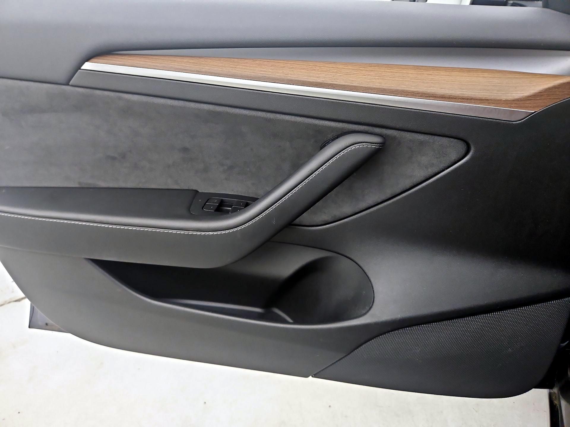 Thumbnail: 2022 Tesla Model 3 - 12