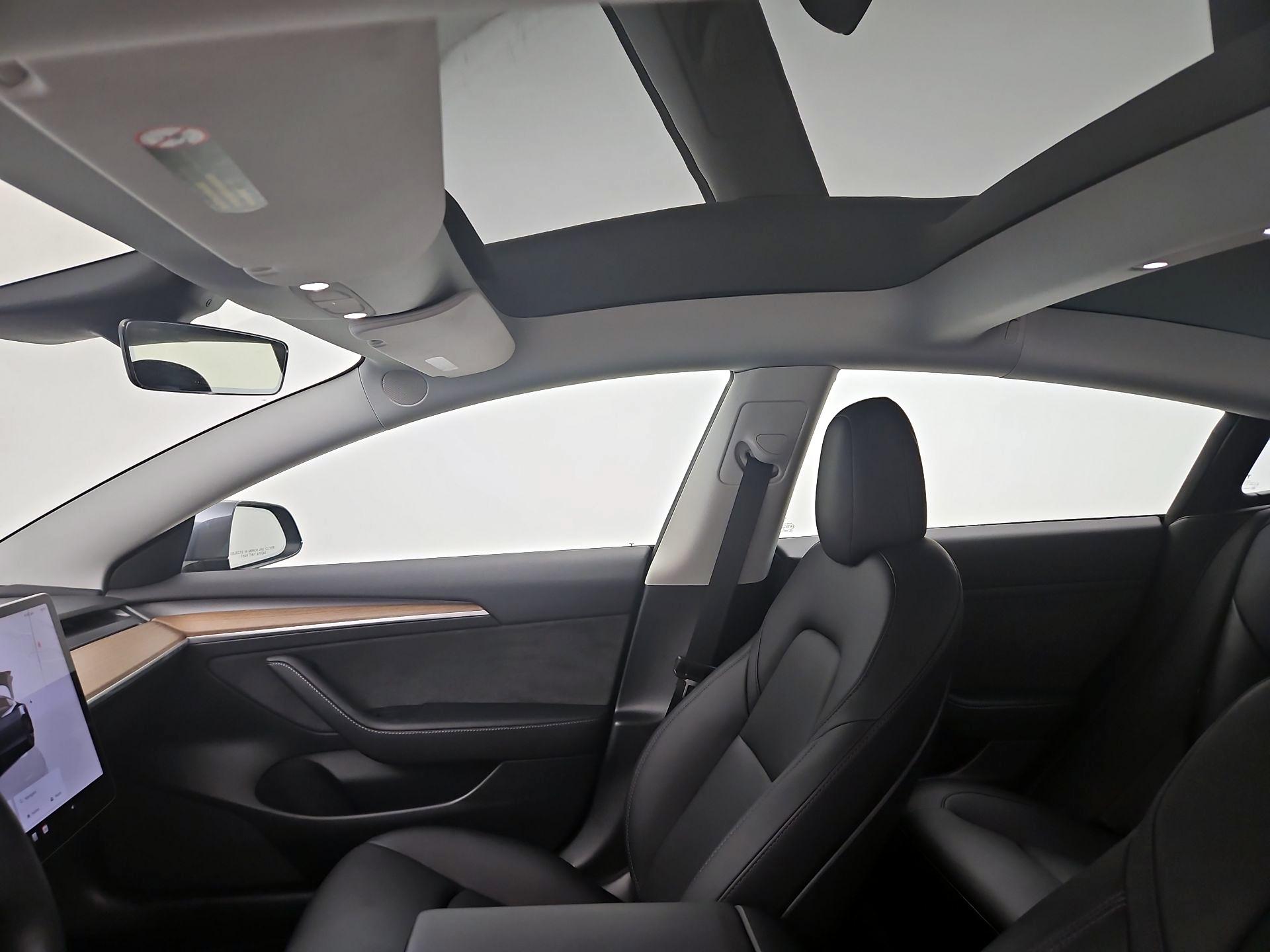 Thumbnail: 2022 Tesla Model 3 - 17