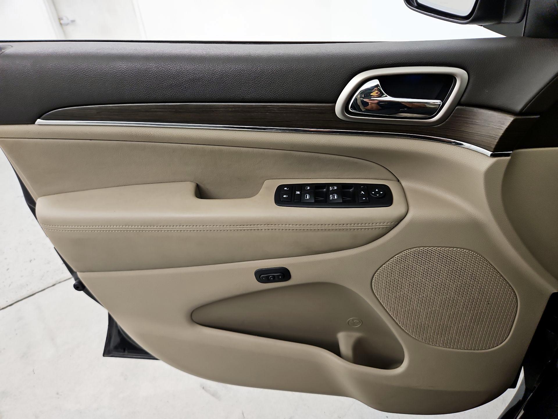 Thumbnail: 2014 Jeep Grand Cherokee - 12