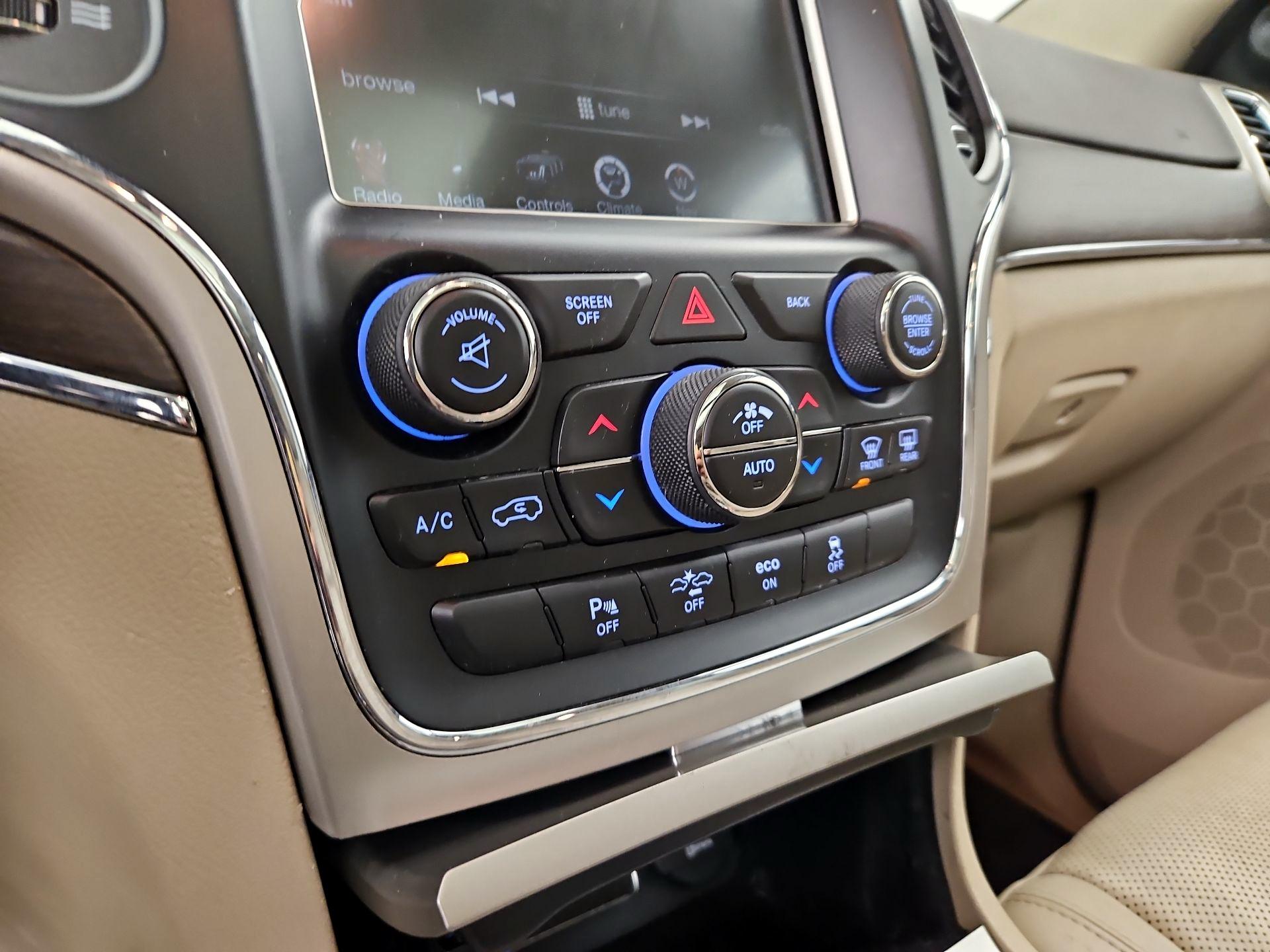 Thumbnail: 2014 Jeep Grand Cherokee - 17