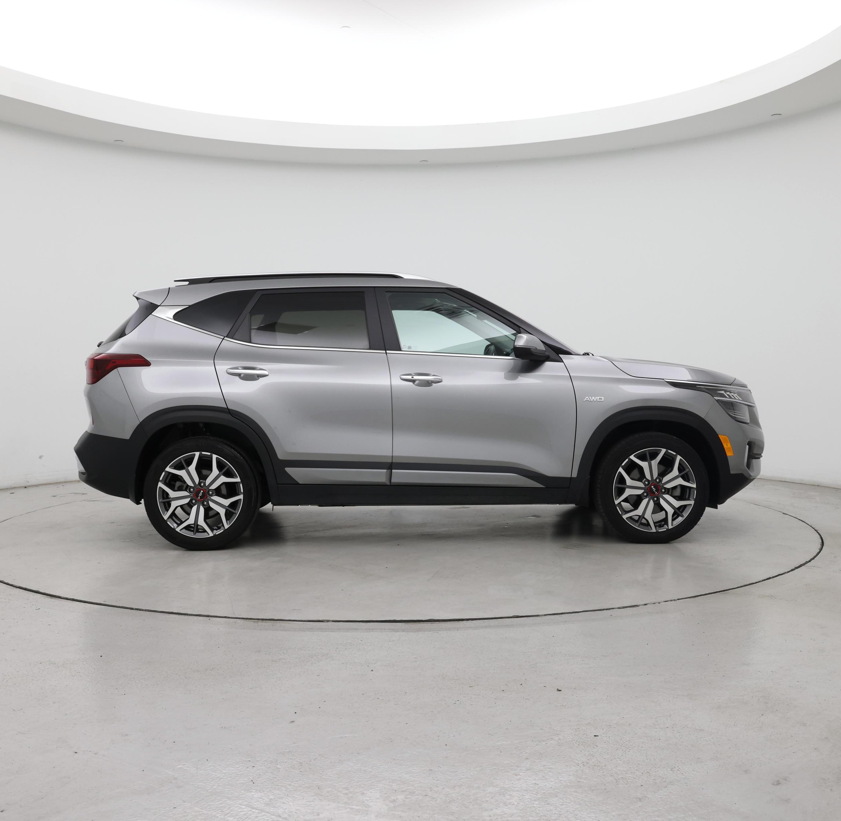 Thumbnail: 2023 Kia Seltos - 7