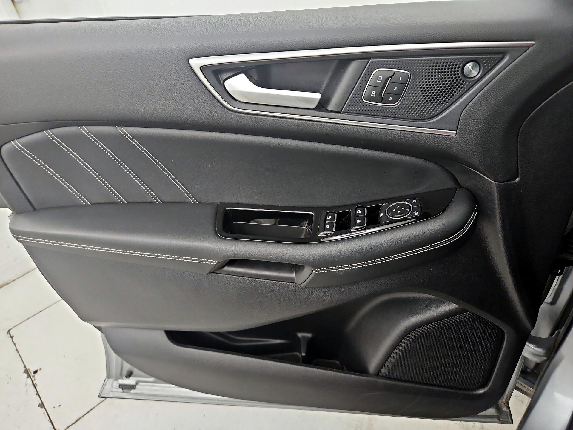 Thumbnail: 2020 Ford Edge - 12