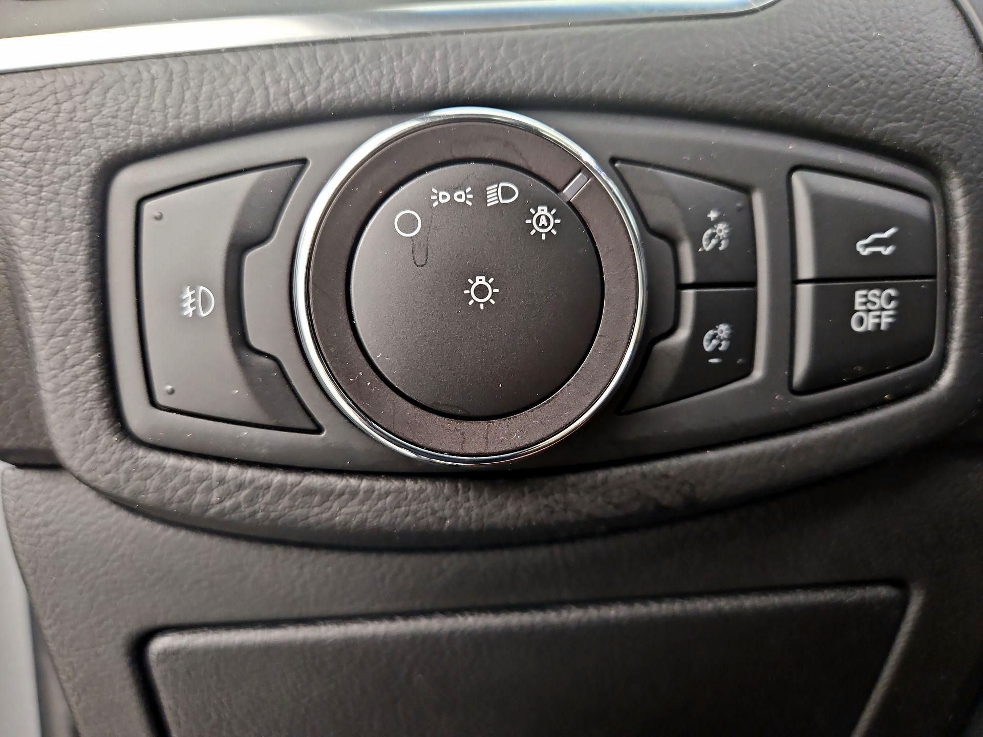 Thumbnail: 2020 Ford Edge - 13