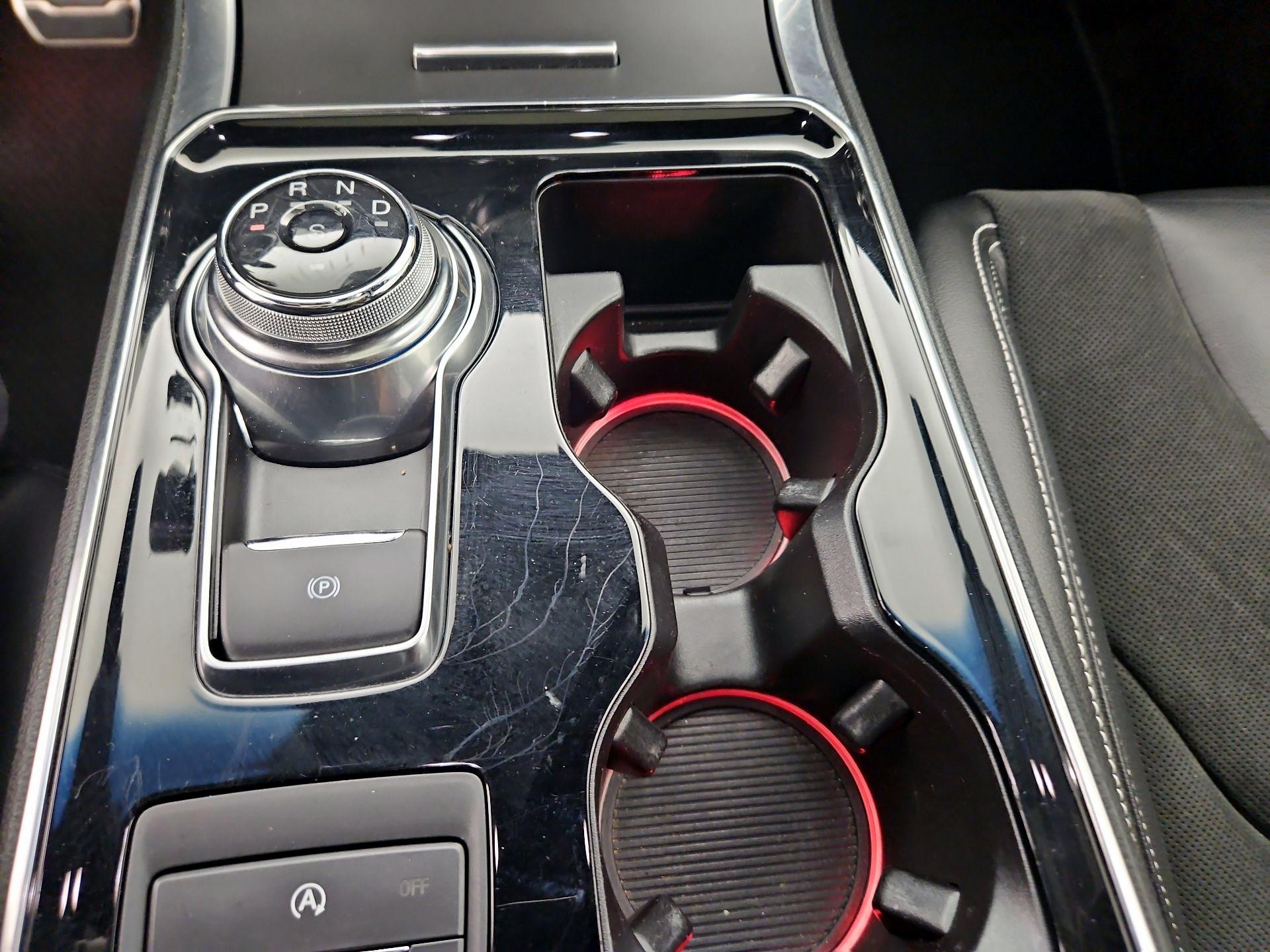 Thumbnail: 2020 Ford Edge - 17