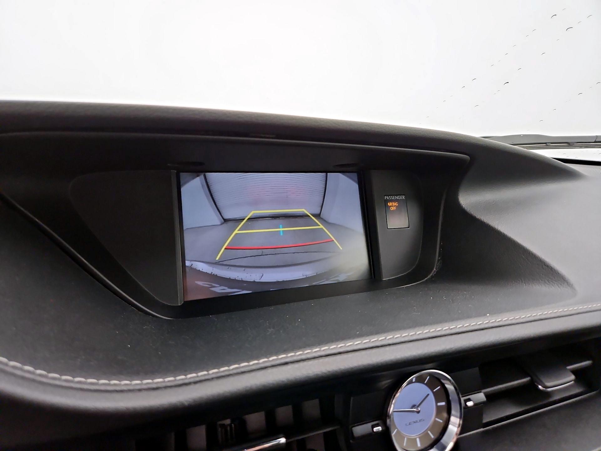 Thumbnail: 2018 Lexus ES - 15