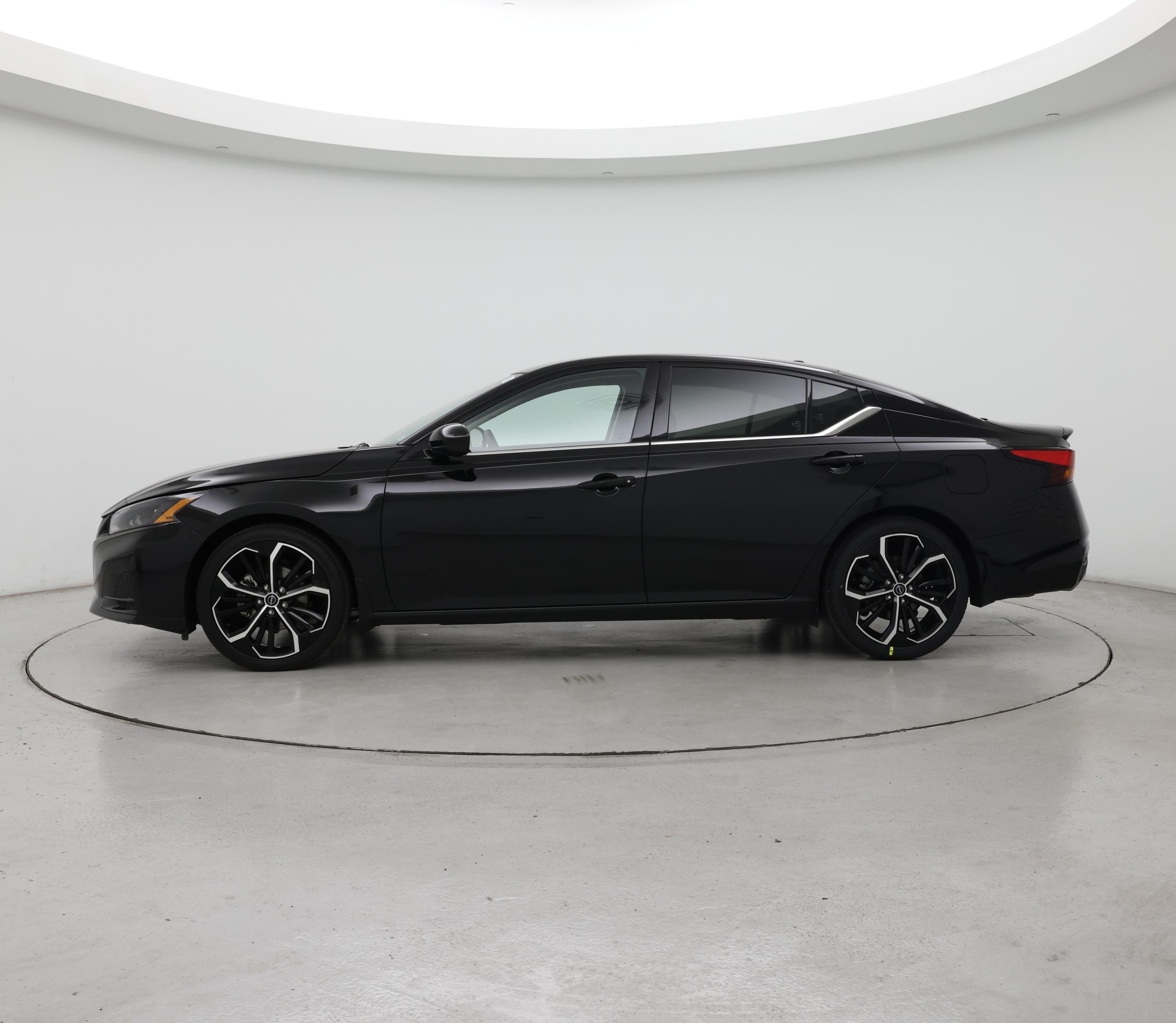 Thumbnail: 2023 Nissan Altima - 3