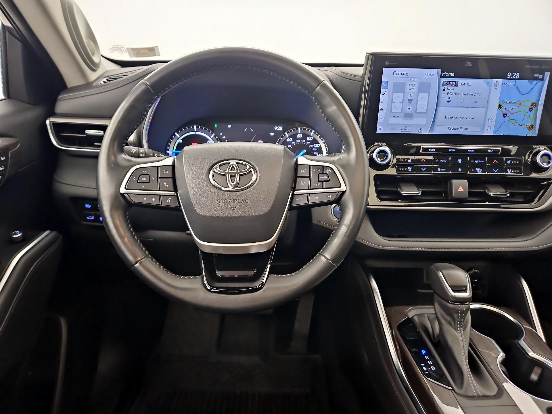 Thumbnail: 2022 Toyota Highlander - 10