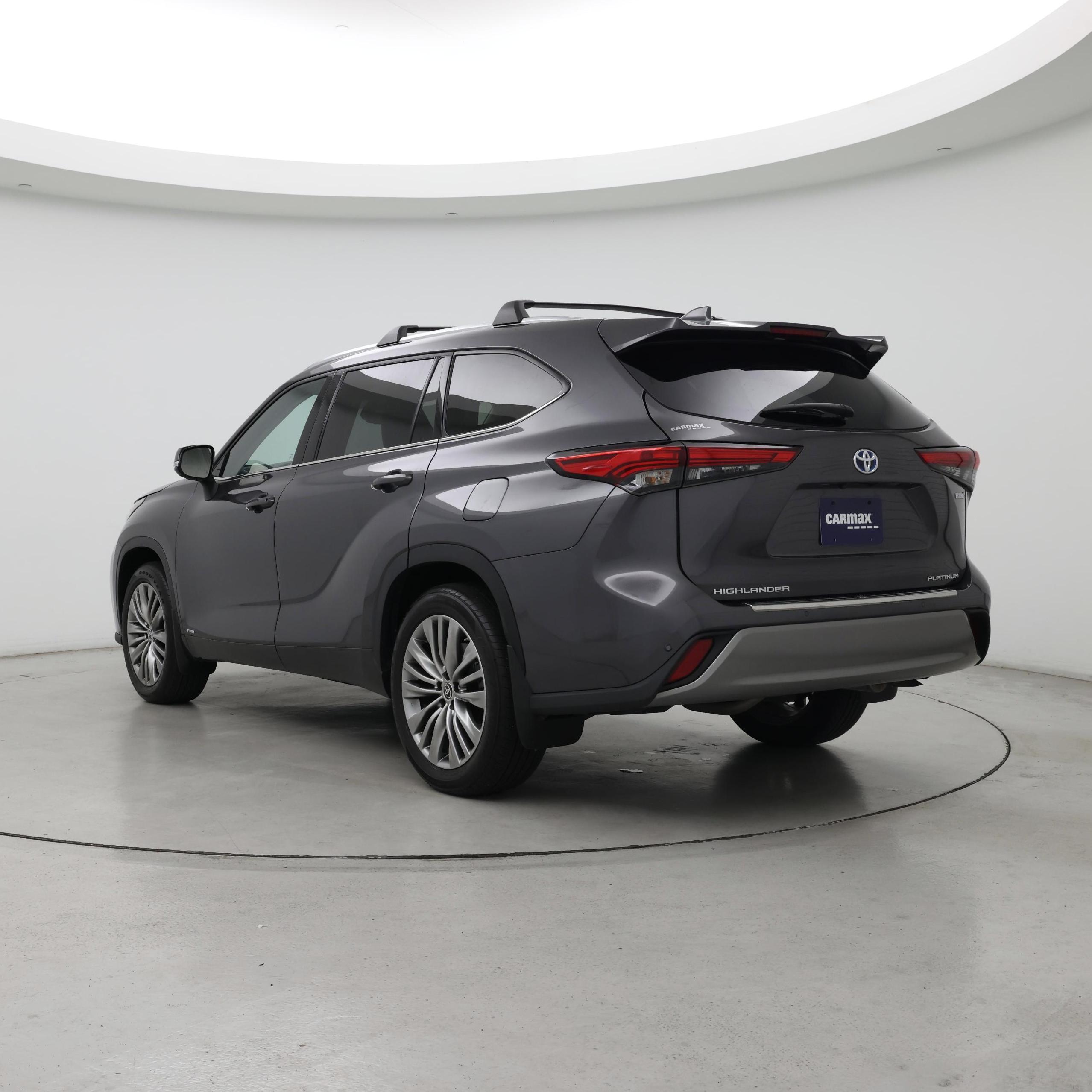 Thumbnail: 2022 Toyota Highlander - 2