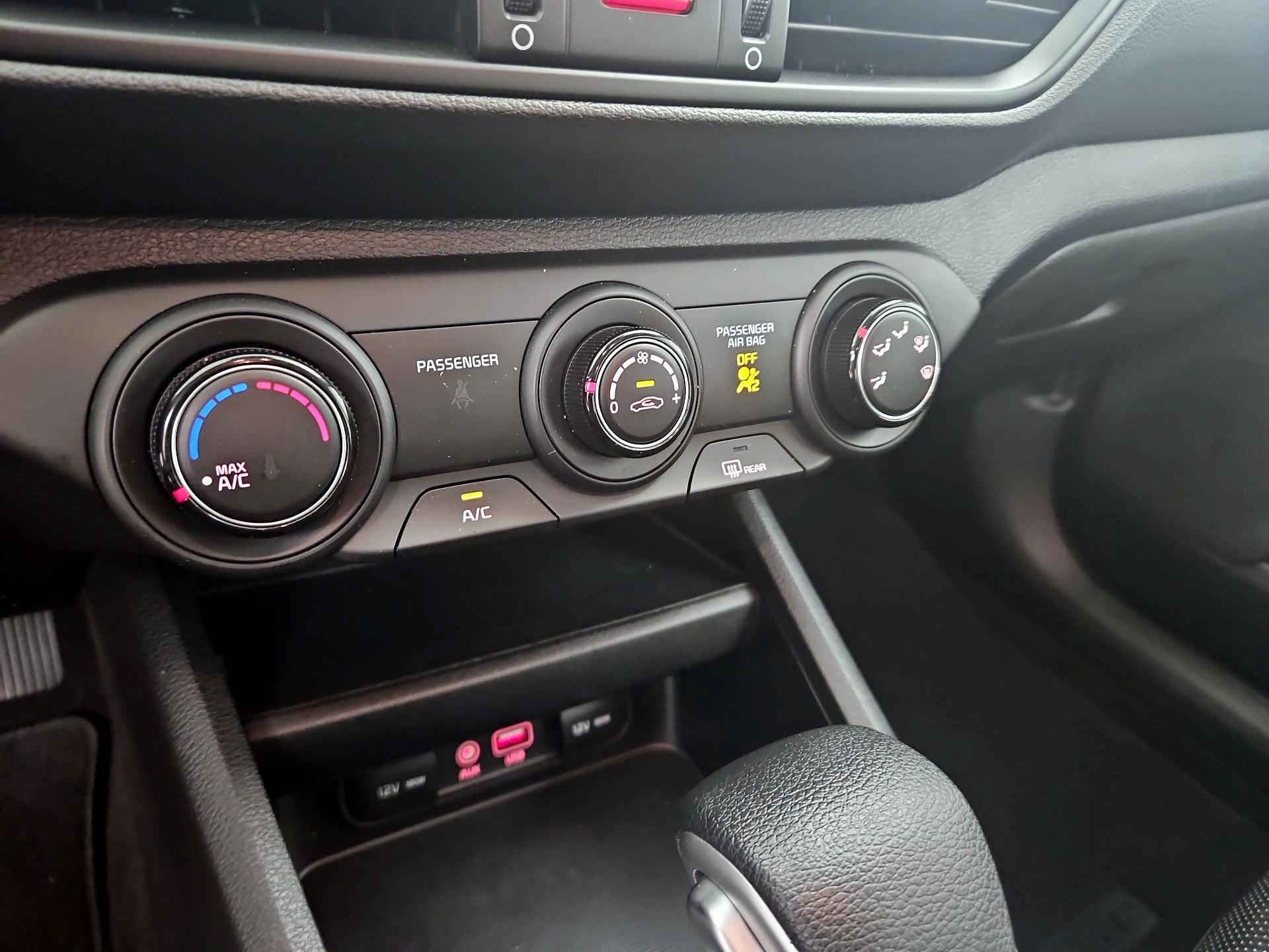 Thumbnail: 2021 Kia Forte - 16