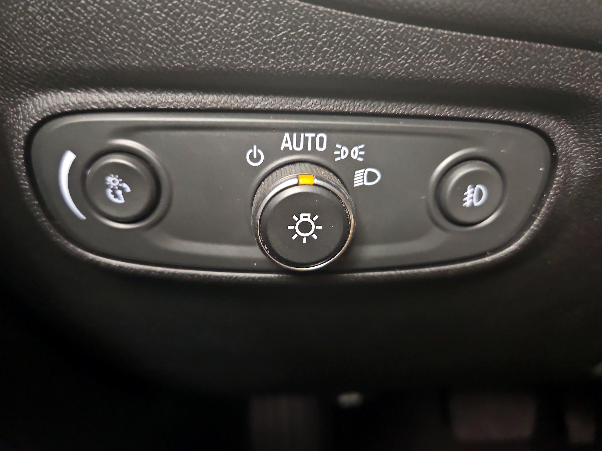 Thumbnail: 2018 Chevrolet Equinox - 13