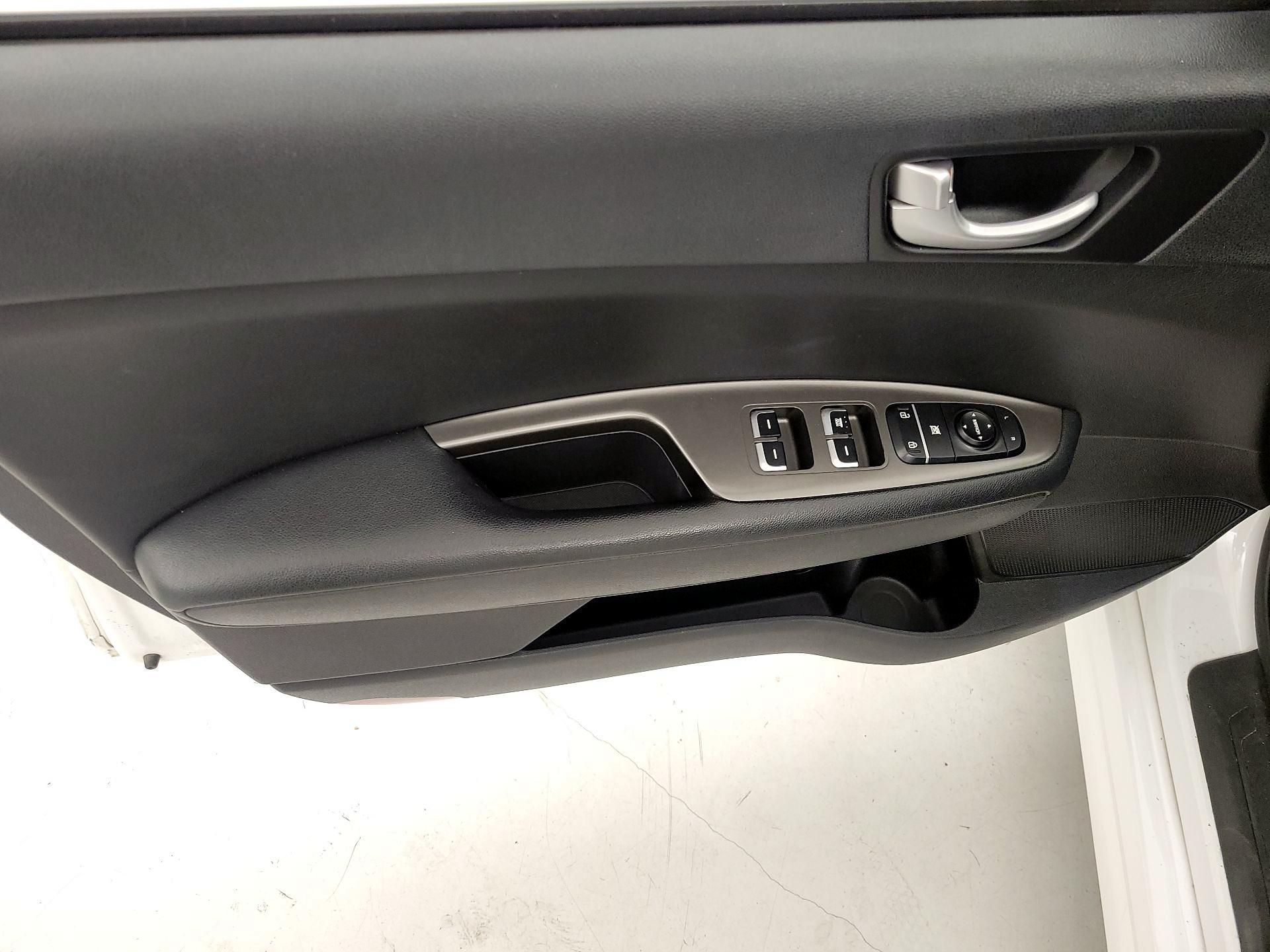 Thumbnail: 2019 Kia Optima - 12