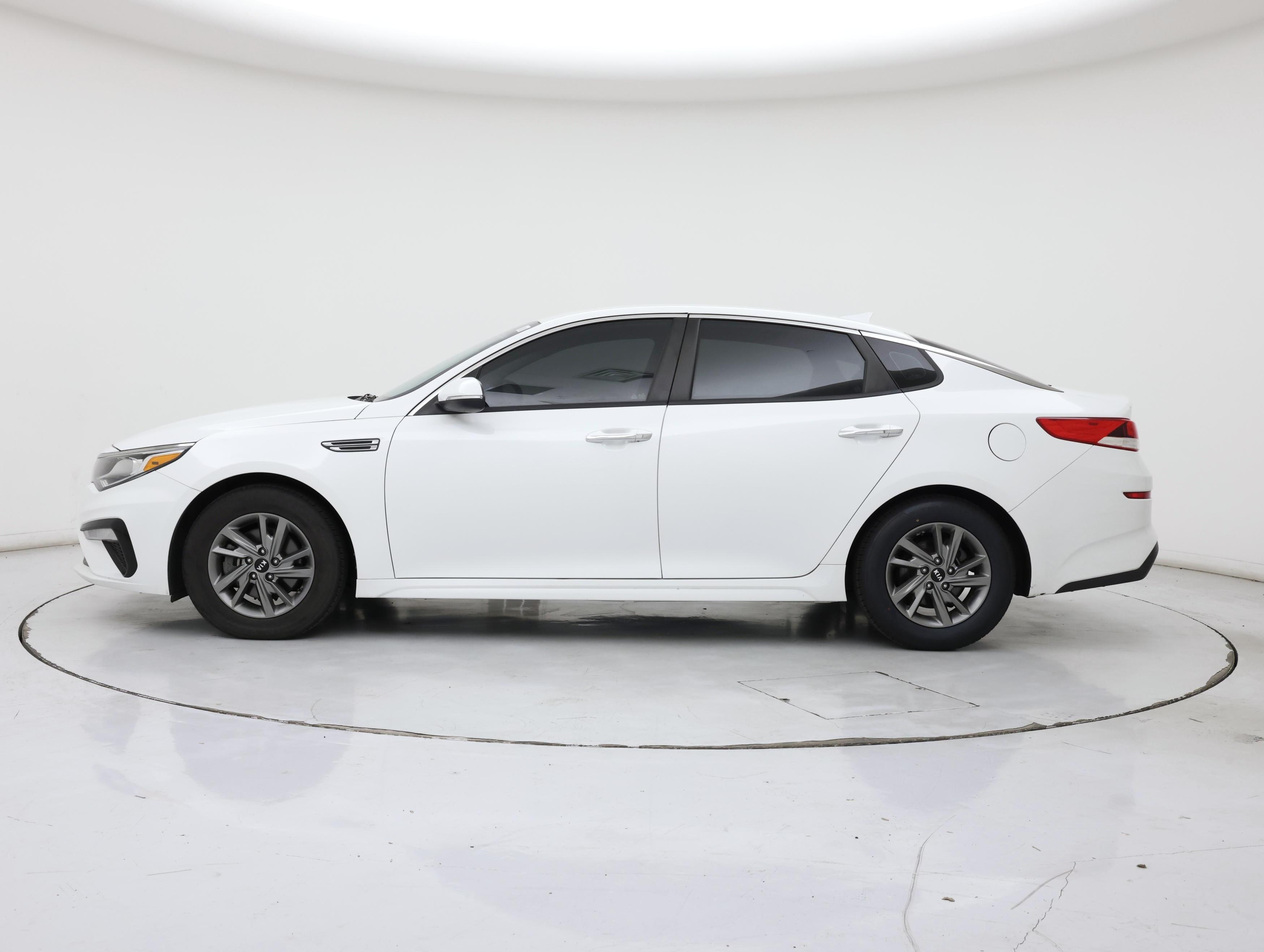 Thumbnail: 2019 Kia Optima - 3