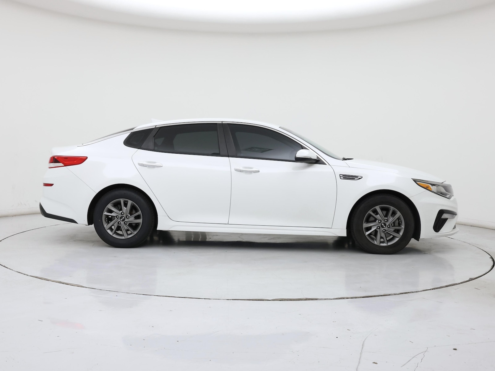 2019 Kia Optima LX - Photo 8
