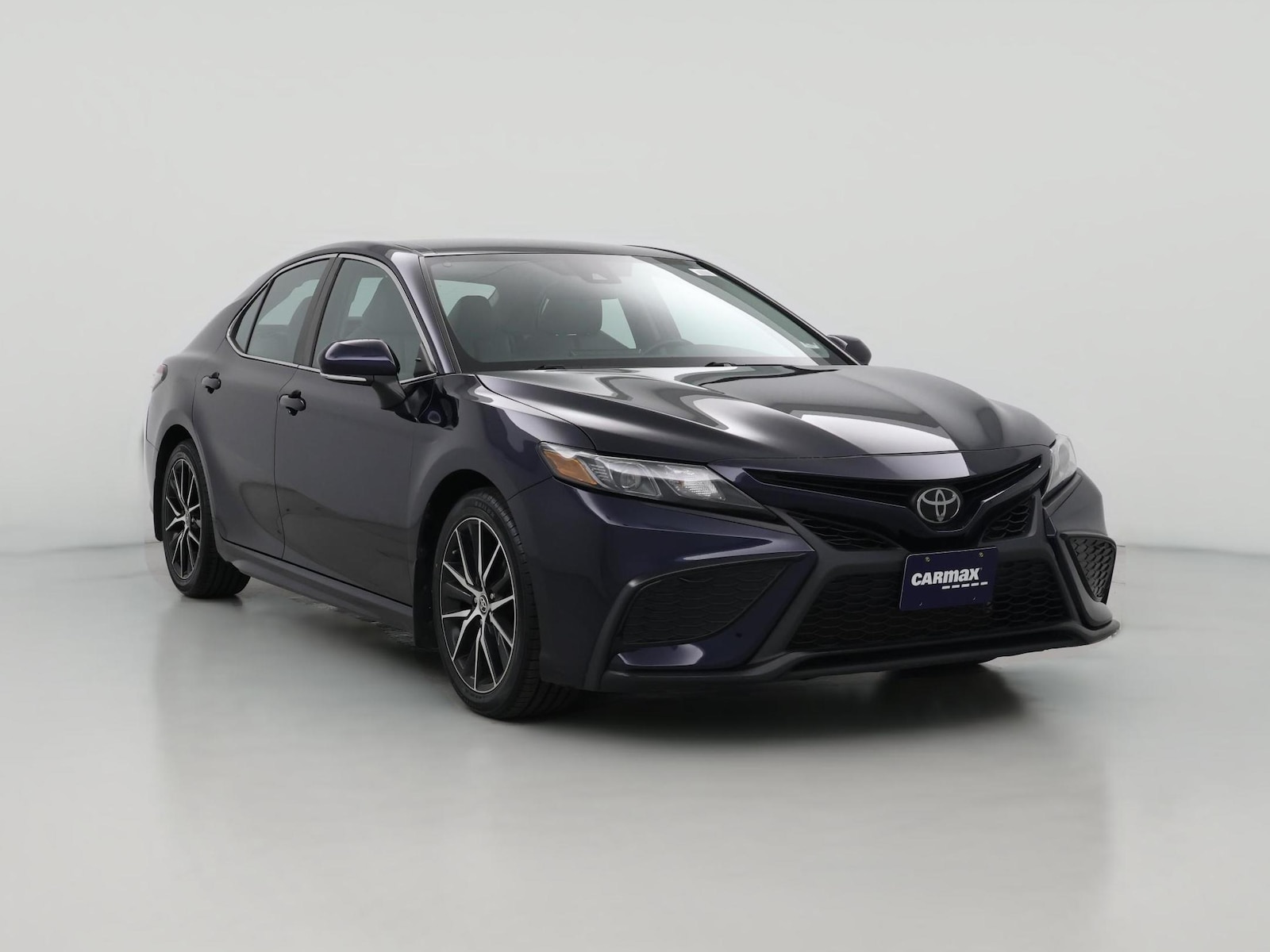 2022 Toyota Camry SE - Photo 1