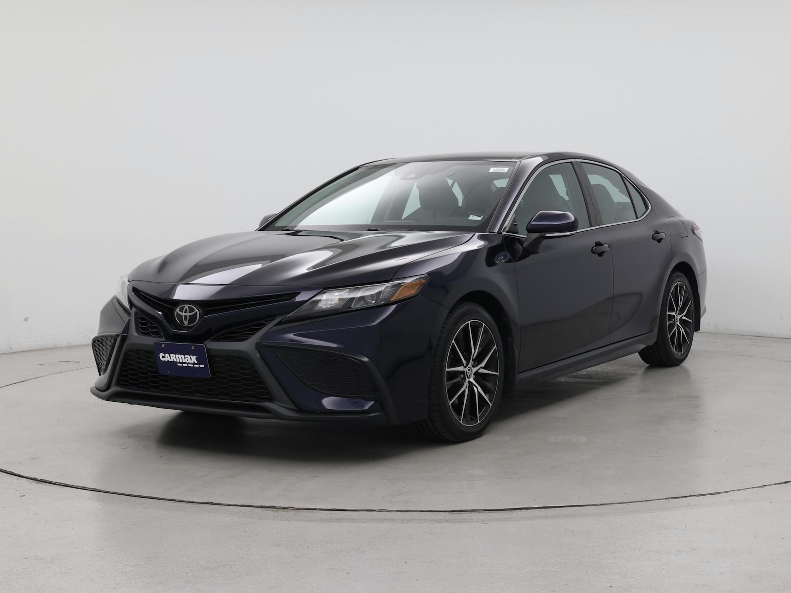 2022 Toyota Camry SE - Photo 5