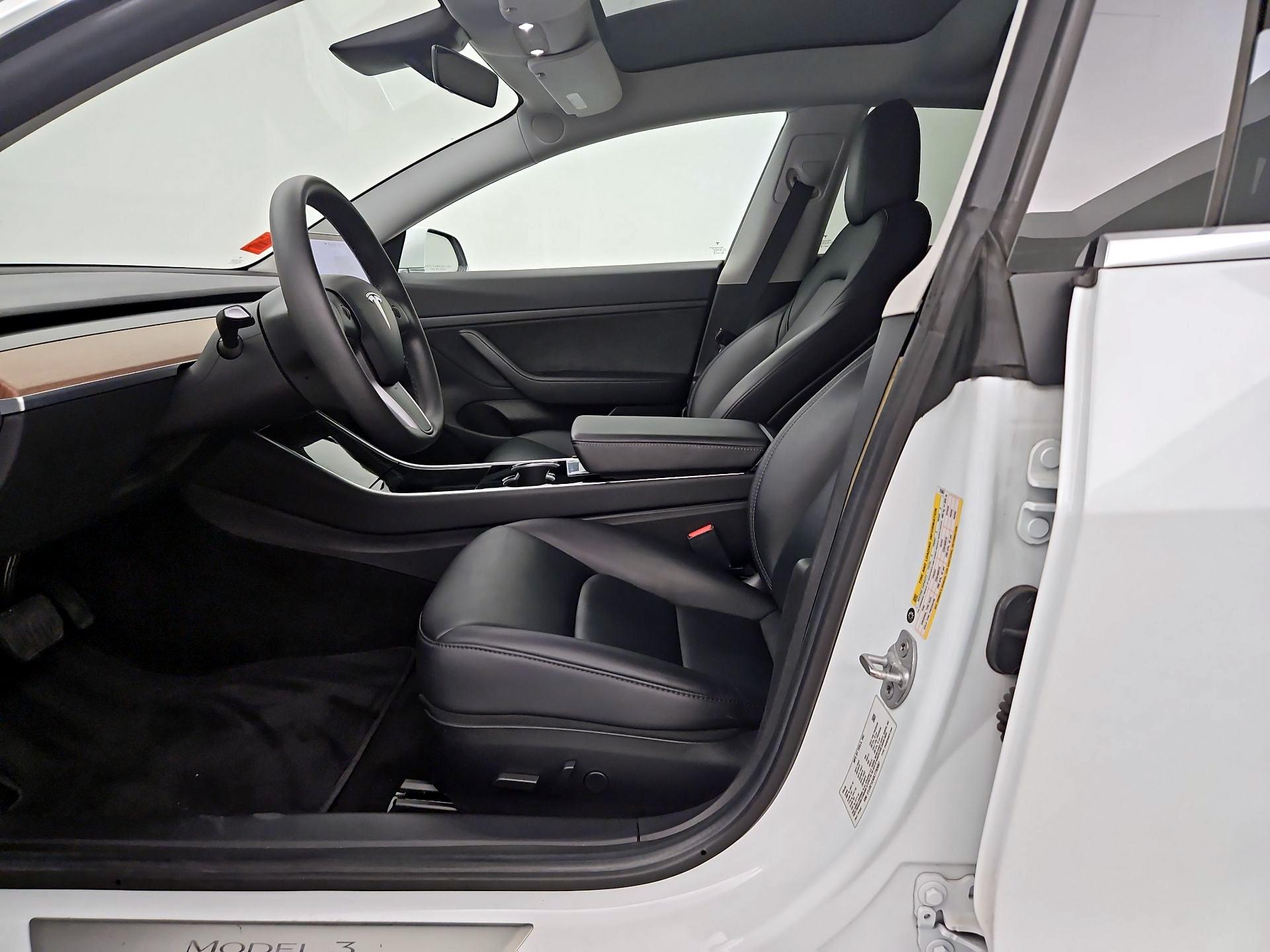 Thumbnail: 2020 Tesla Model 3 - 11