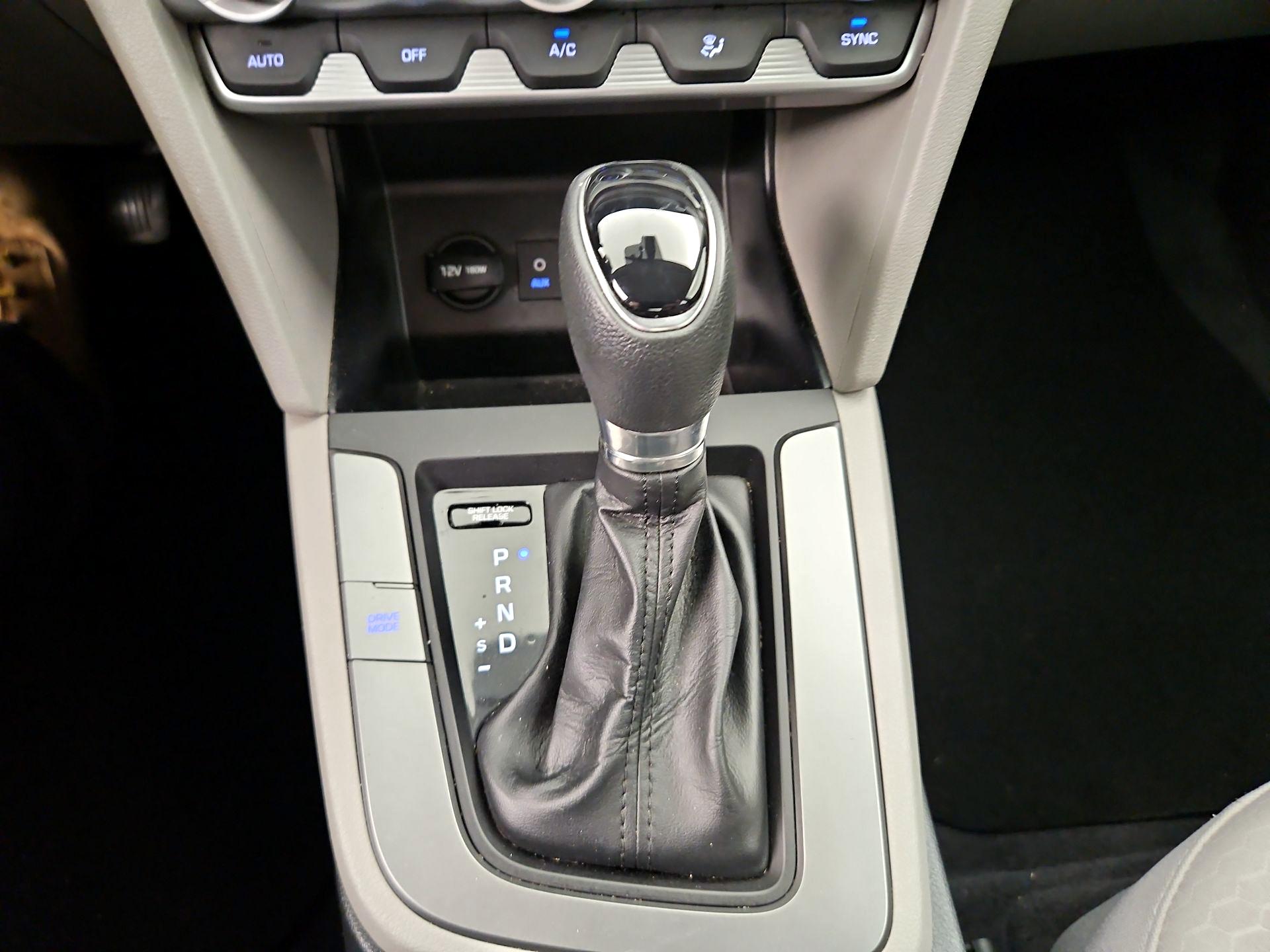 Thumbnail: 2020 Hyundai Elantra - 17