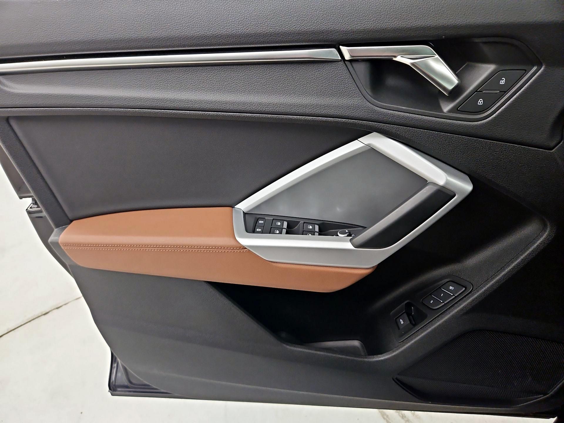 Thumbnail: 2024 Audi Q3 - 12
