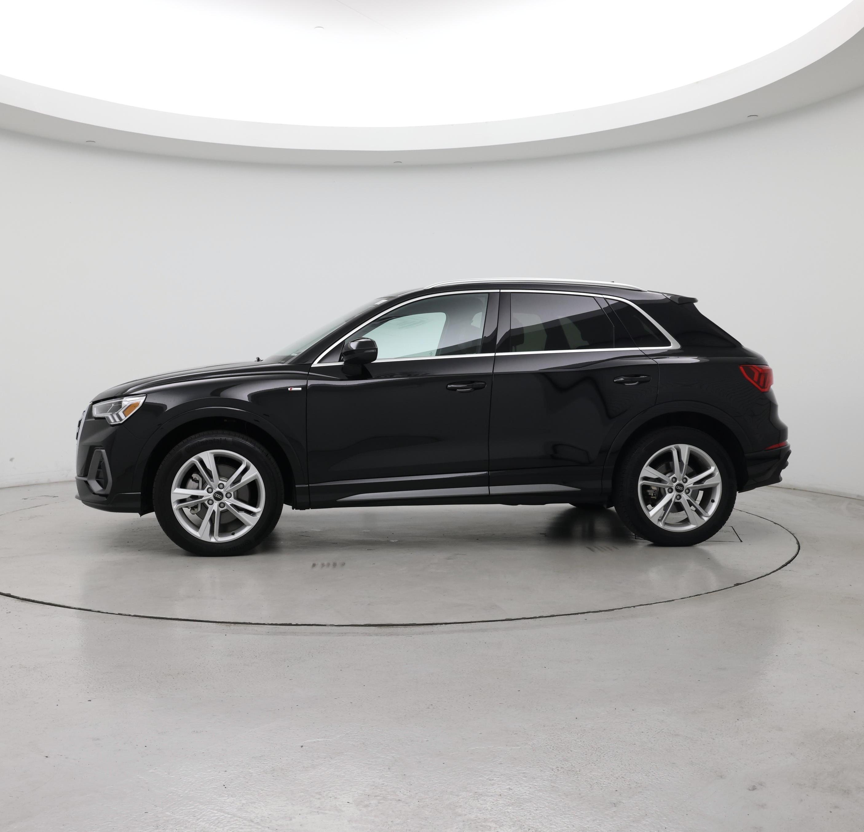 Thumbnail: 2024 Audi Q3 - 3