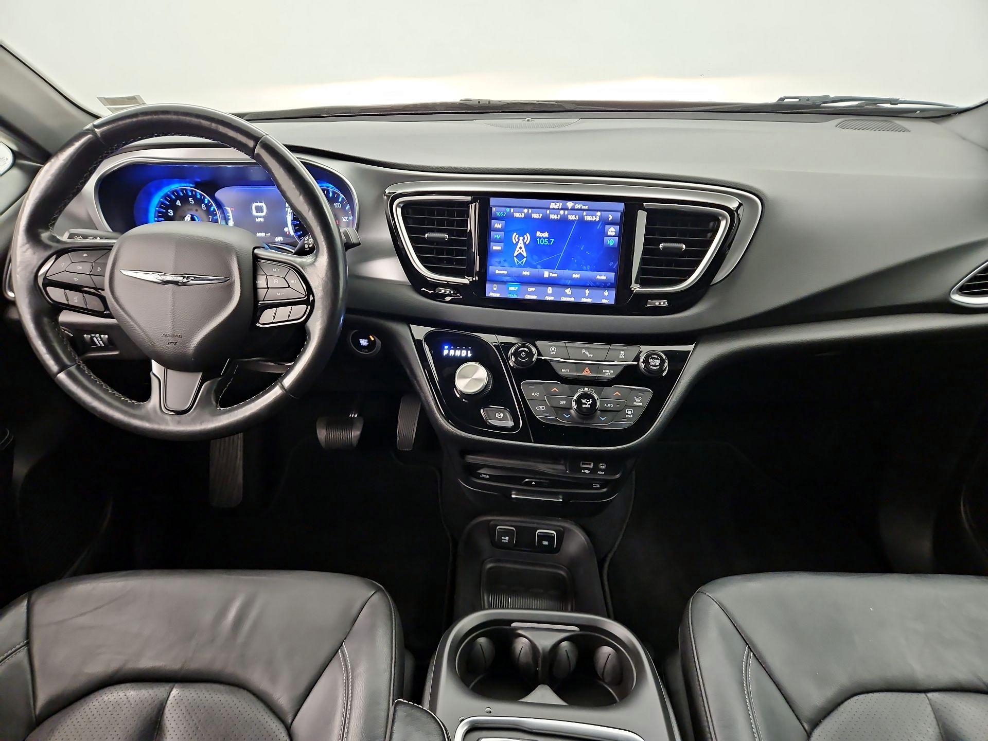 Thumbnail: 2019 Chrysler Pacifica - 9