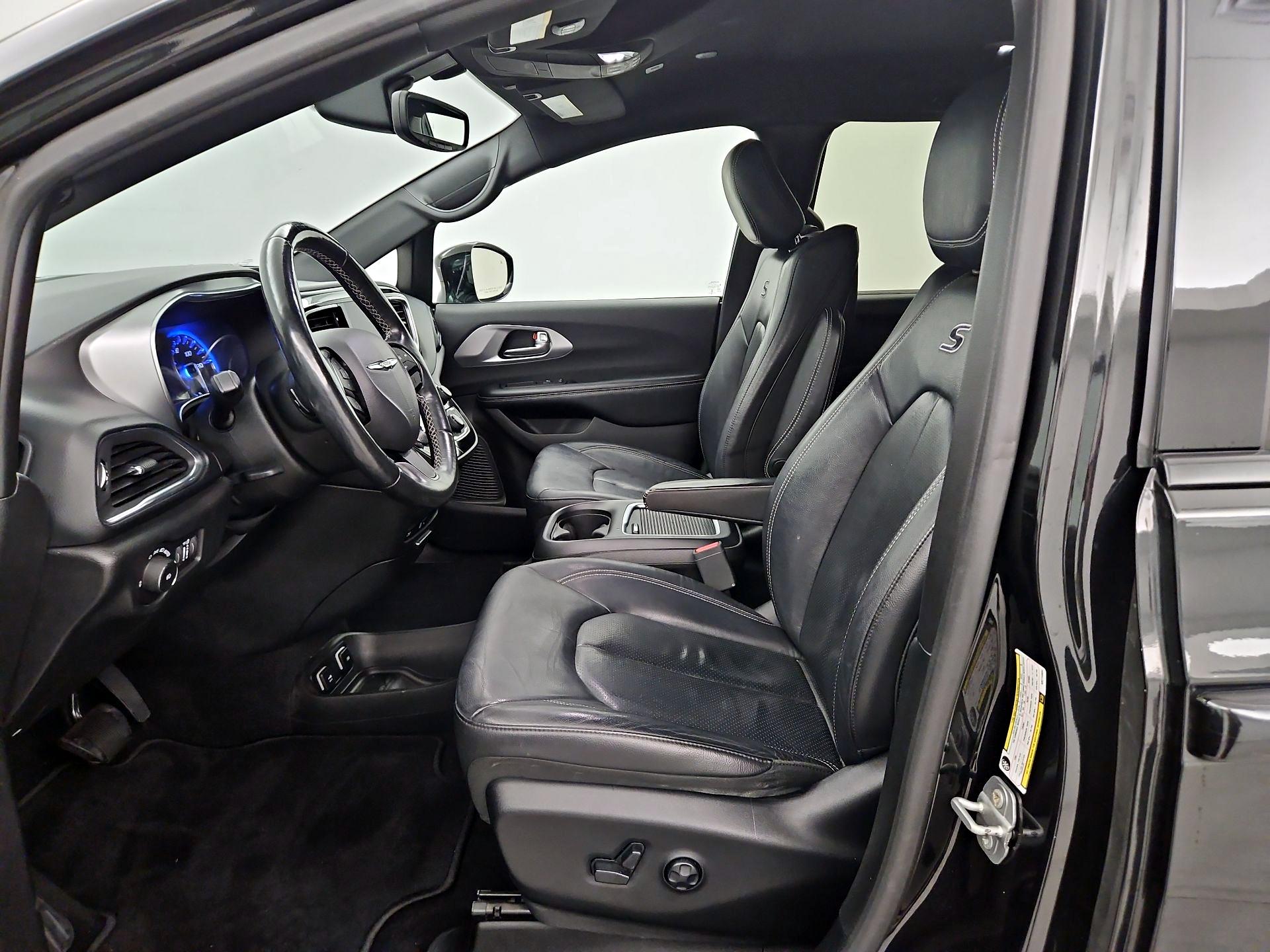 Thumbnail: 2019 Chrysler Pacifica - 11