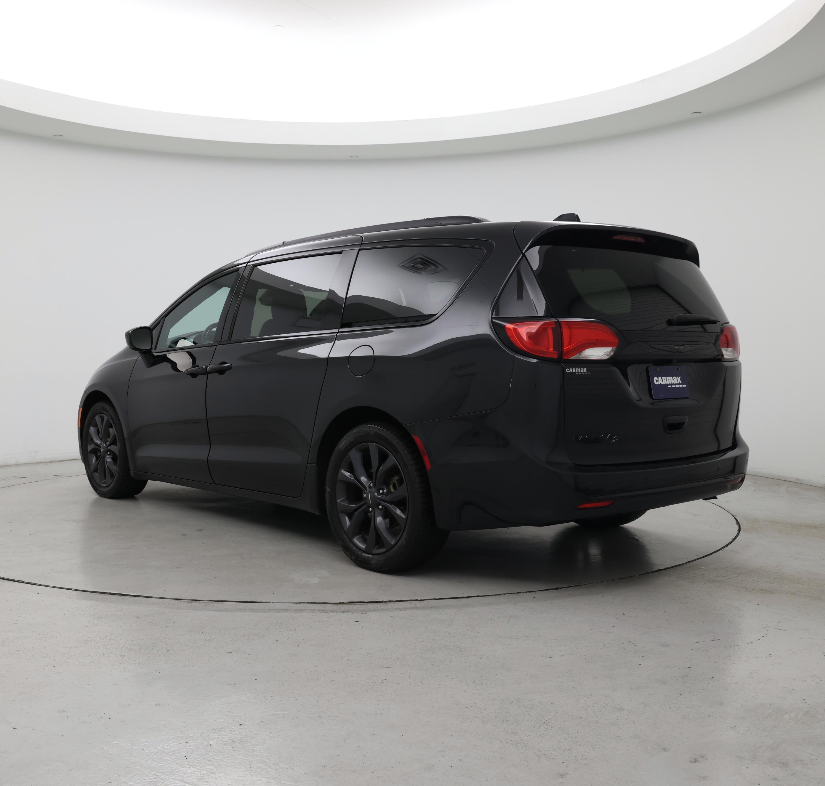 Thumbnail: 2019 Chrysler Pacifica - 2