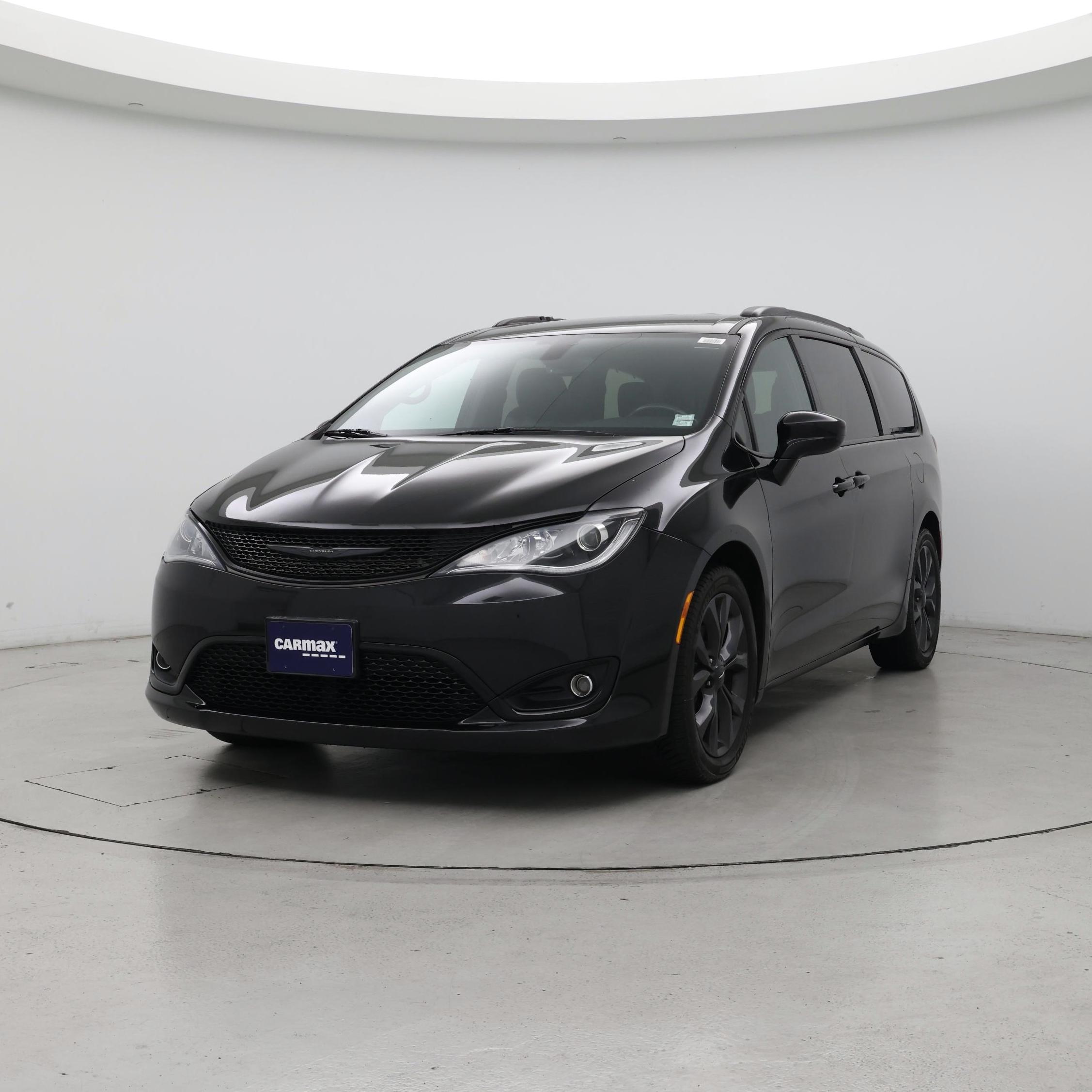 Thumbnail: 2019 Chrysler Pacifica - 4