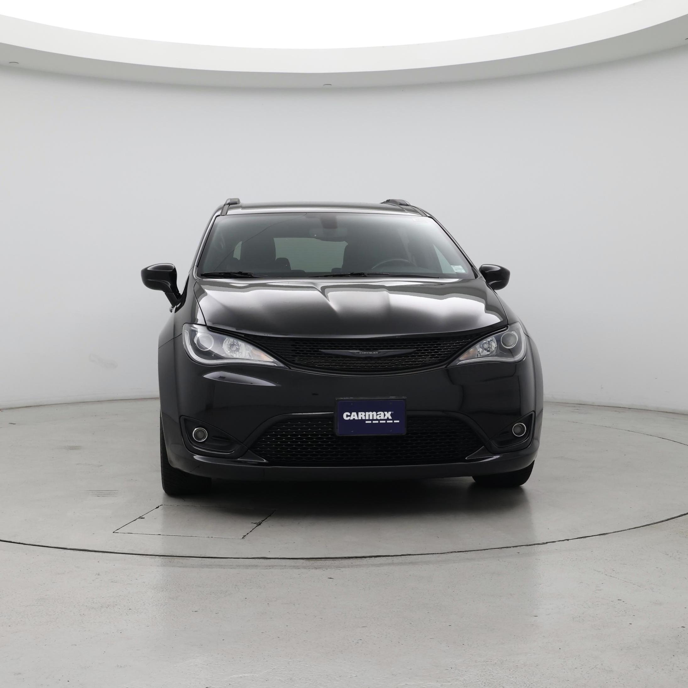Thumbnail: 2019 Chrysler Pacifica - 5