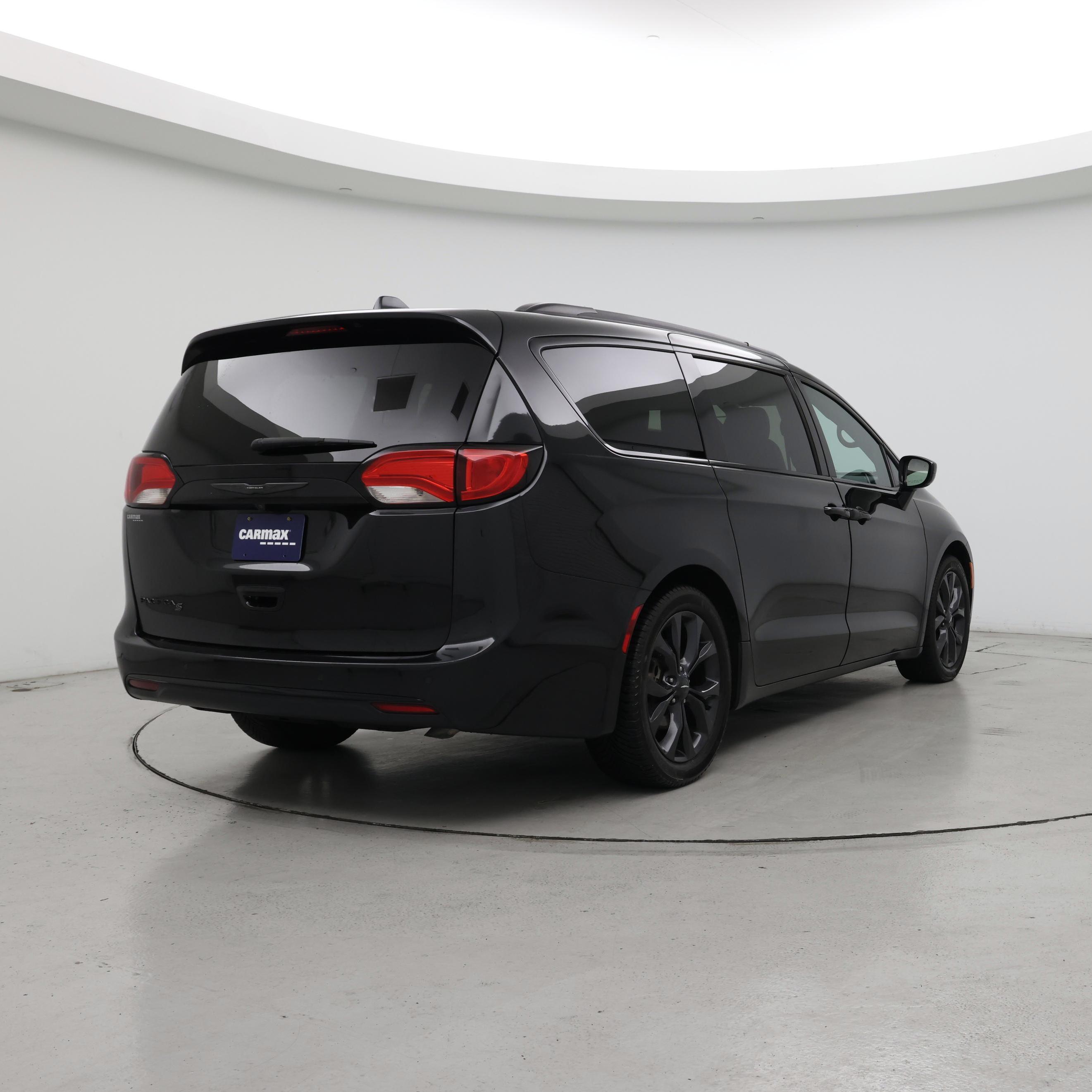 Thumbnail: 2019 Chrysler Pacifica - 8