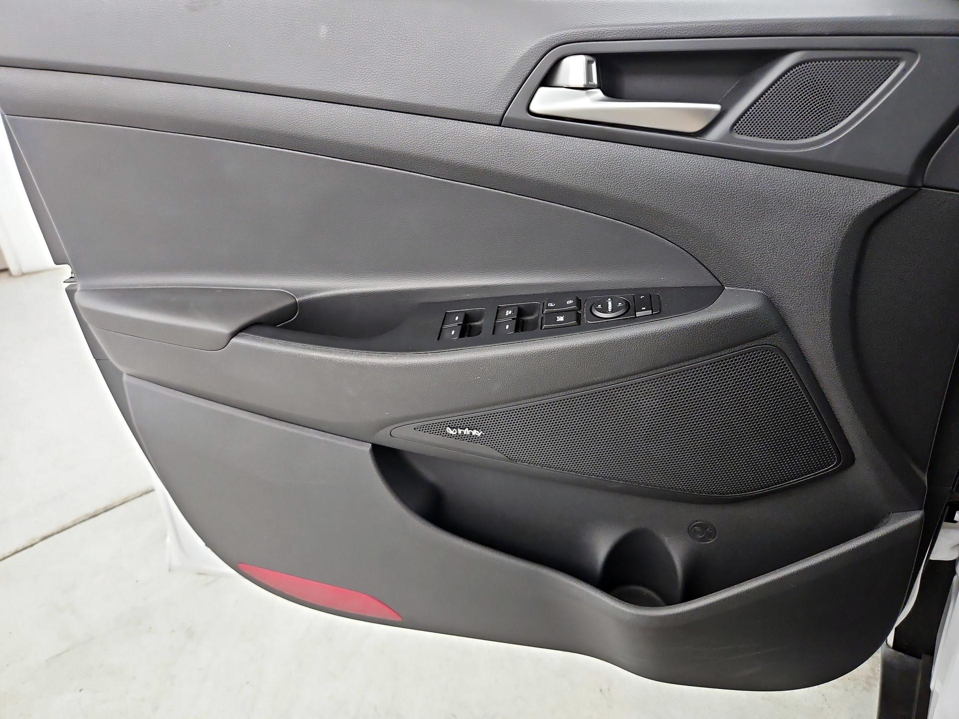 Thumbnail: 2019 Hyundai Tucson - 12