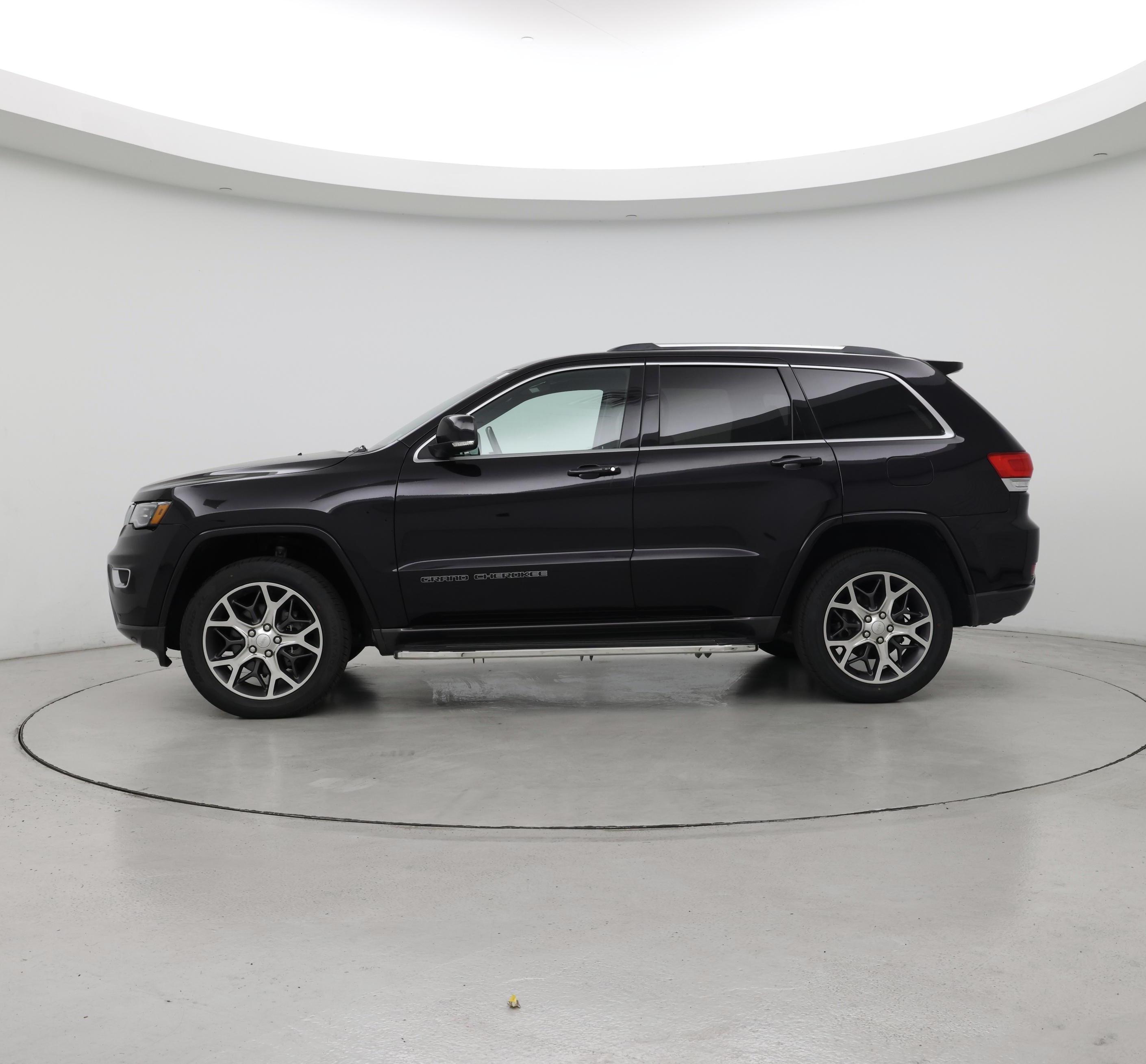 Thumbnail: 2018 Jeep Grand Cherokee - 3