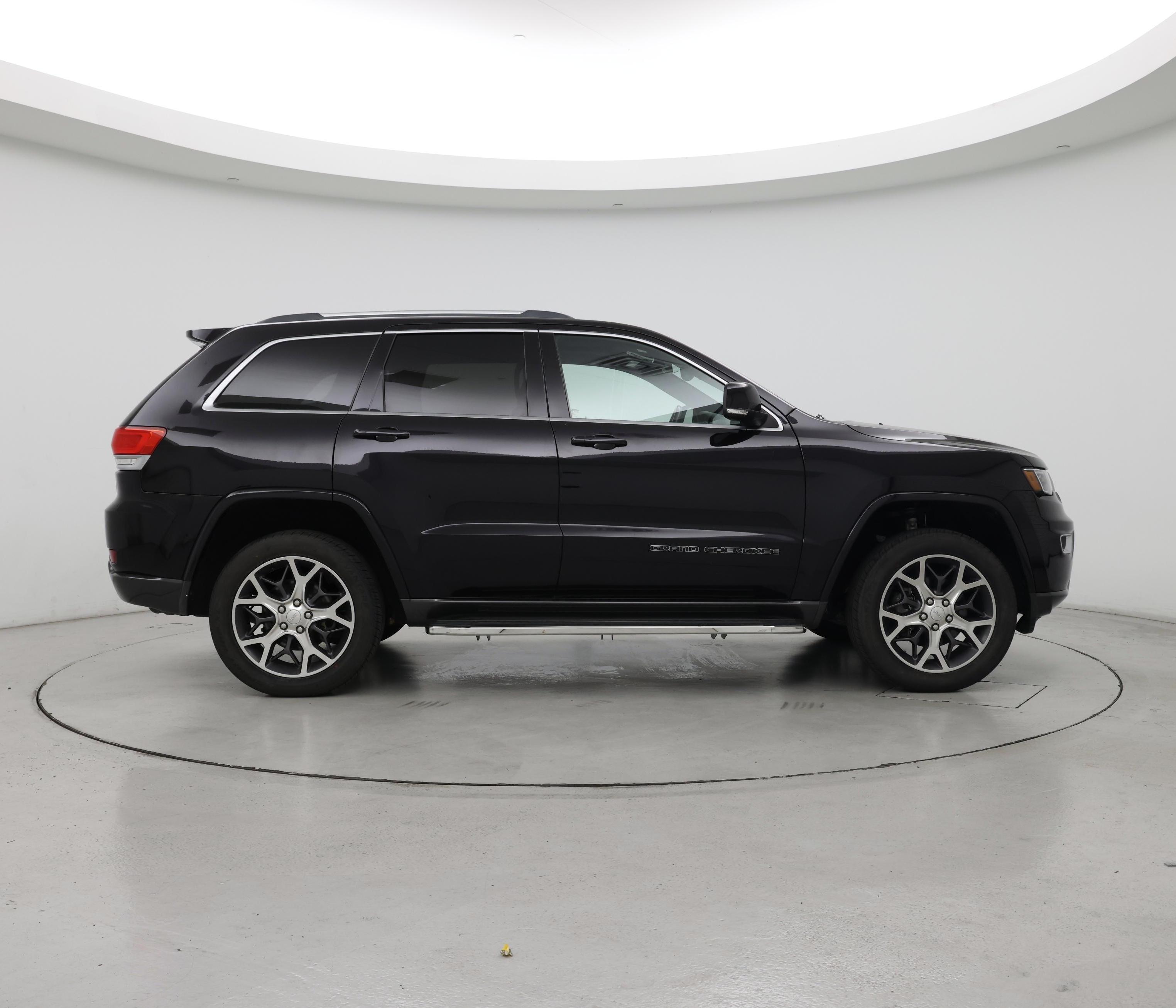 Thumbnail: 2018 Jeep Grand Cherokee - 7