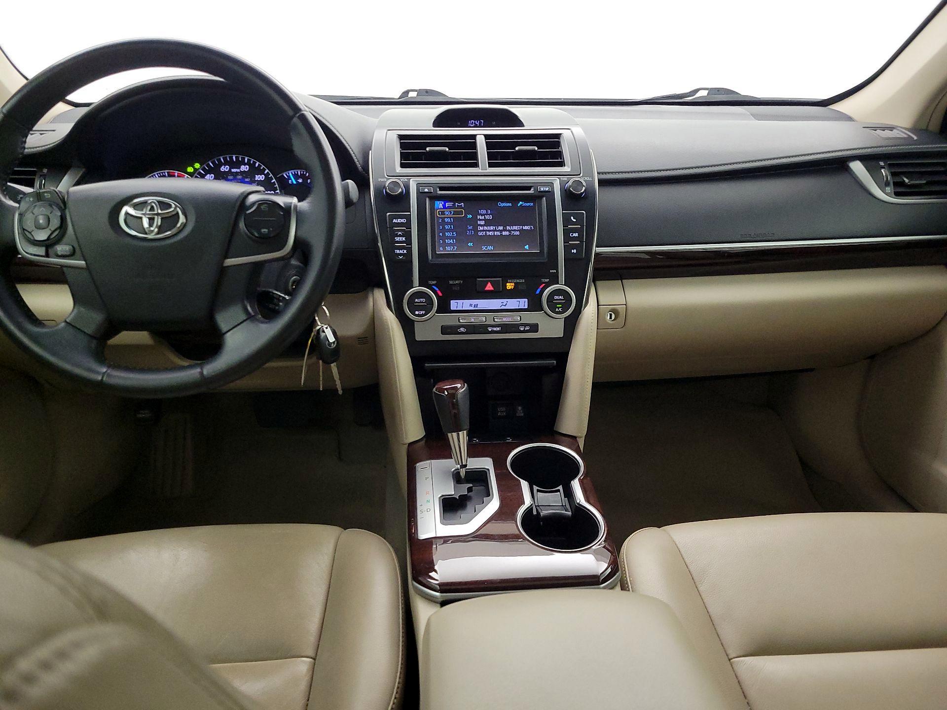 Thumbnail: 2014 Toyota Camry - 9