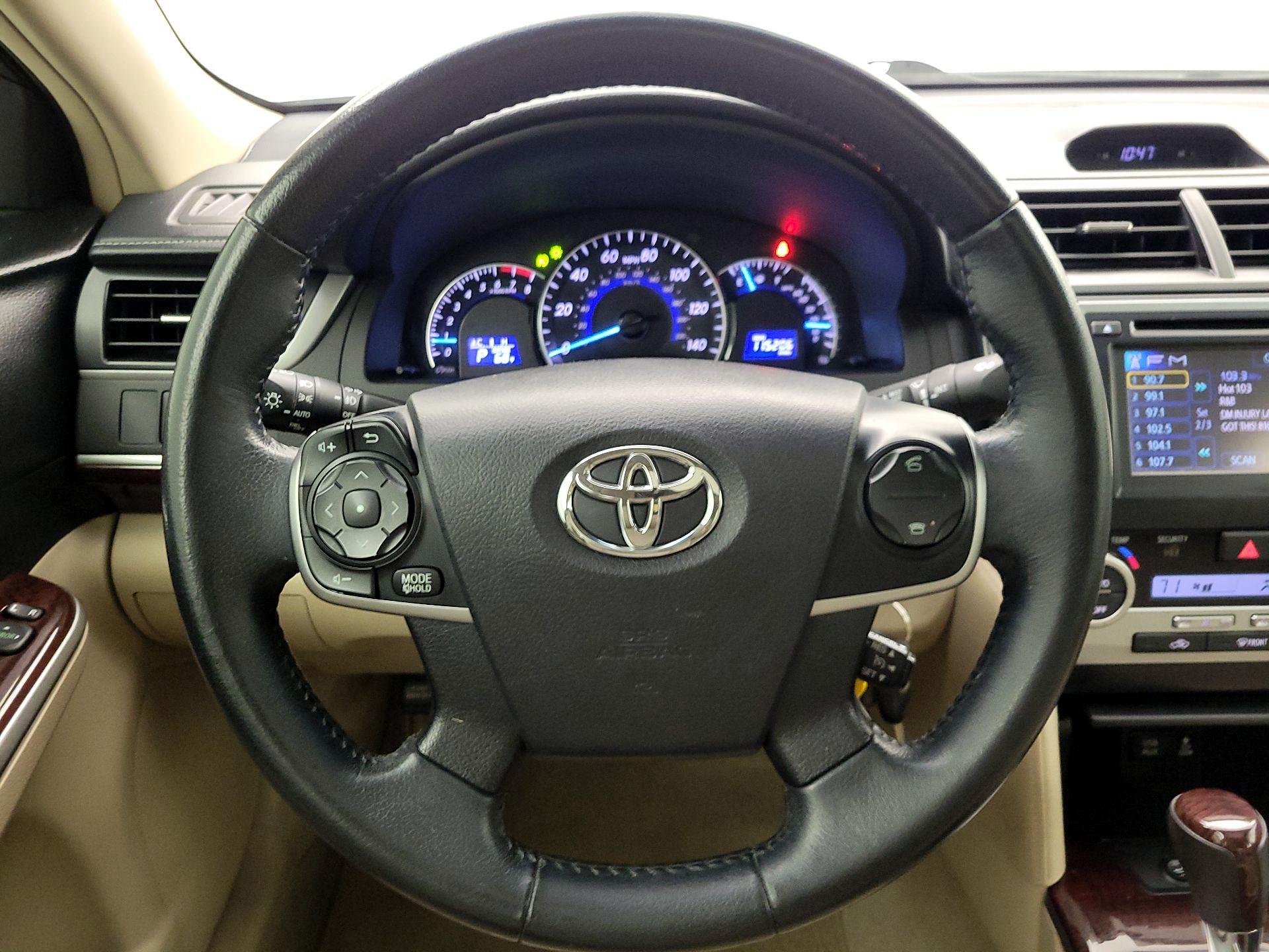 Thumbnail: 2014 Toyota Camry - 10