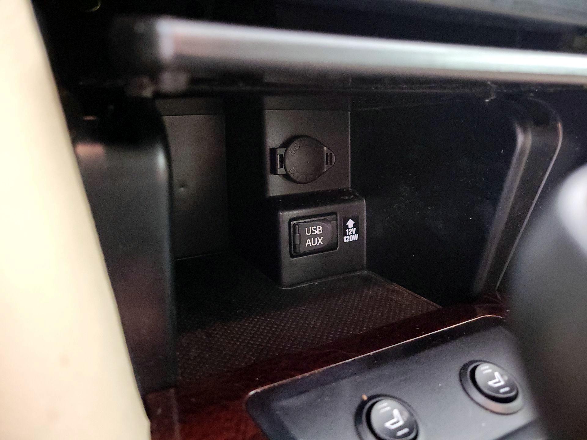 Thumbnail: 2014 Toyota Camry - 17