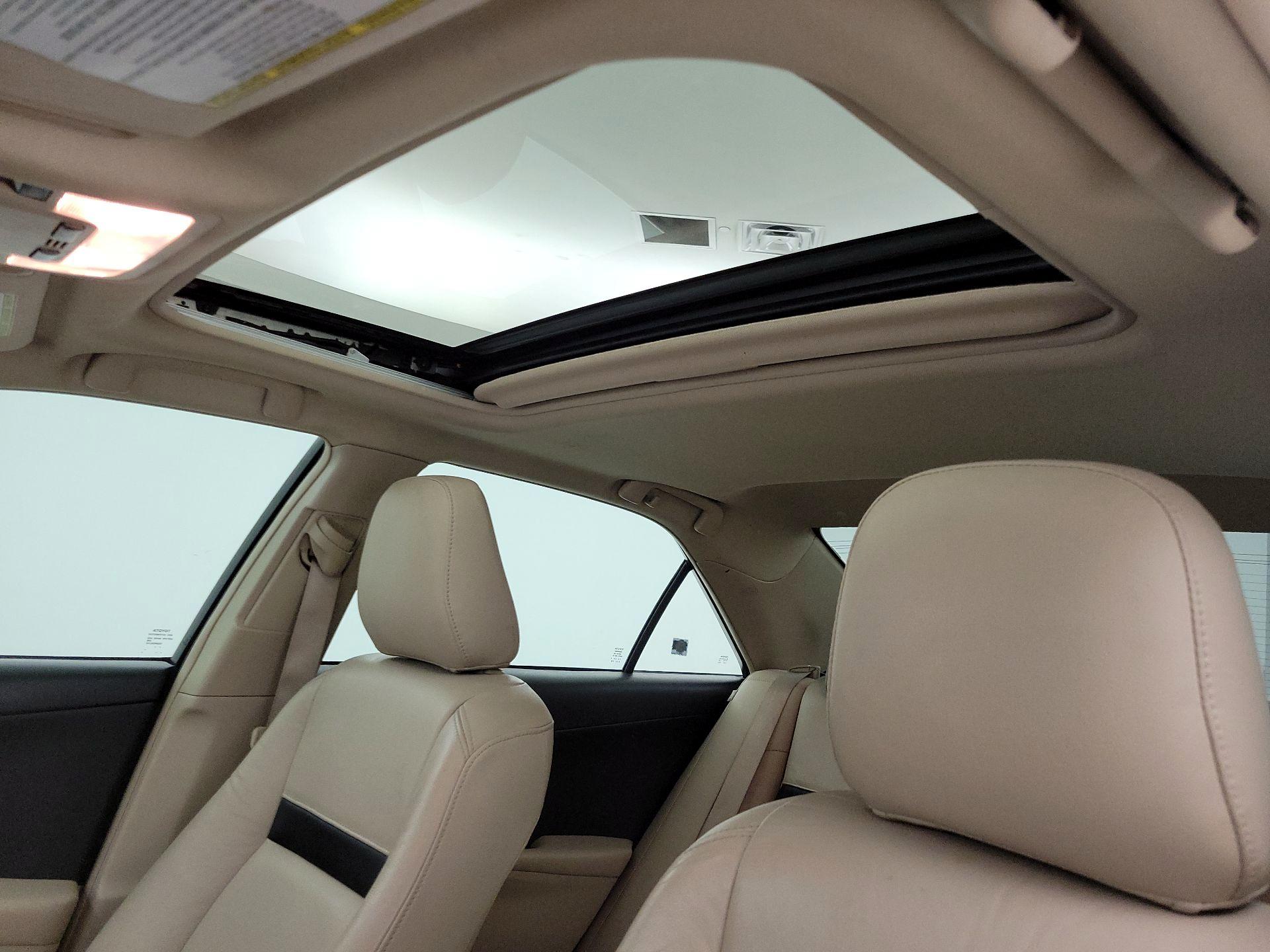 Thumbnail: 2014 Toyota Camry - 18