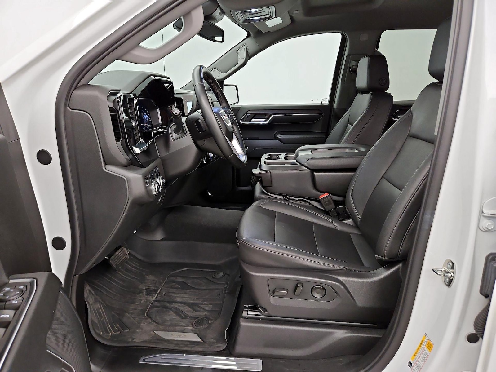 2024 GMC Sierra 1500 SLT - Photo 12