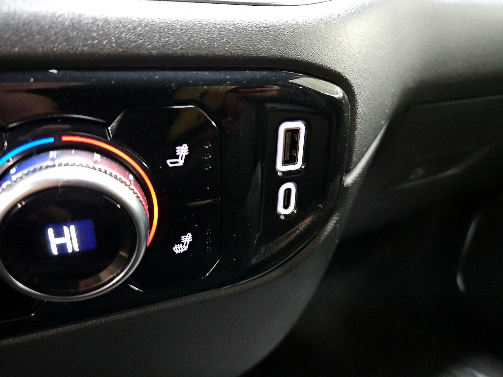 2024 GMC Sierra 1500 SLT - Photo 19