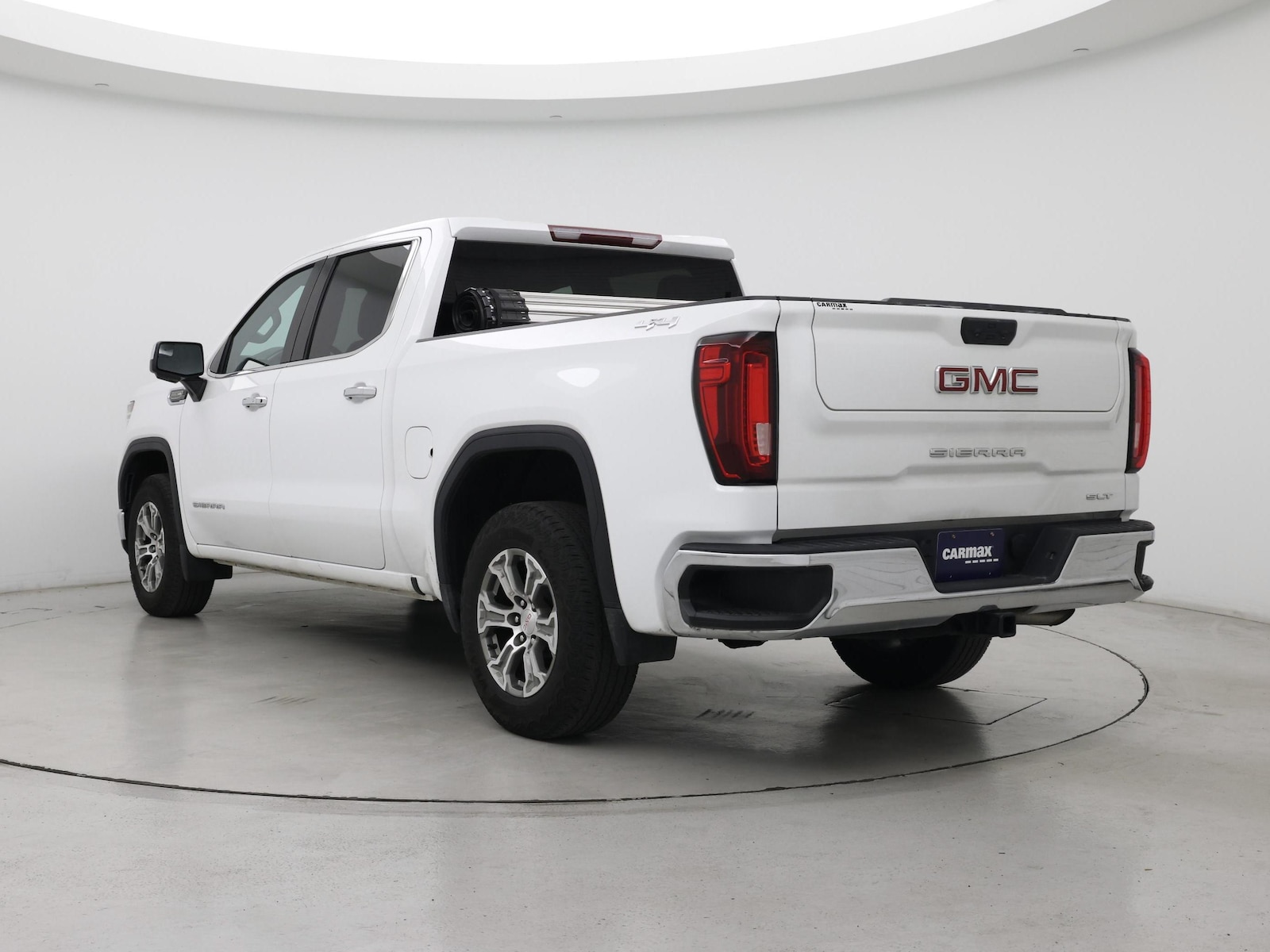 2024 GMC Sierra 1500 SLT - Photo 3