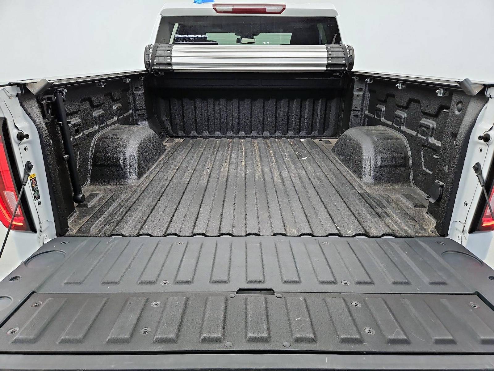 2024 GMC Sierra 1500 SLT - Photo 21