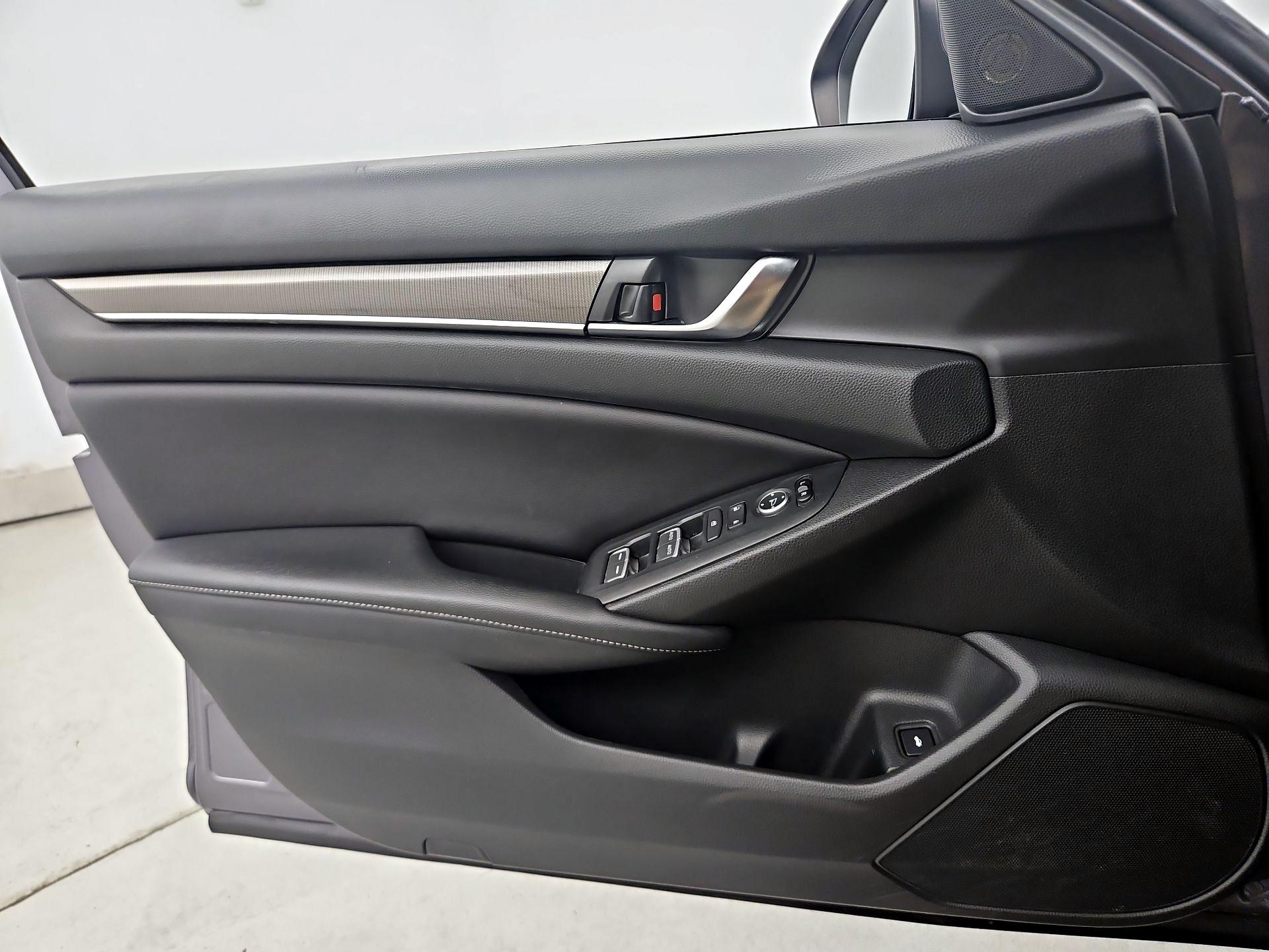 Thumbnail: 2018 Honda Accord - 12