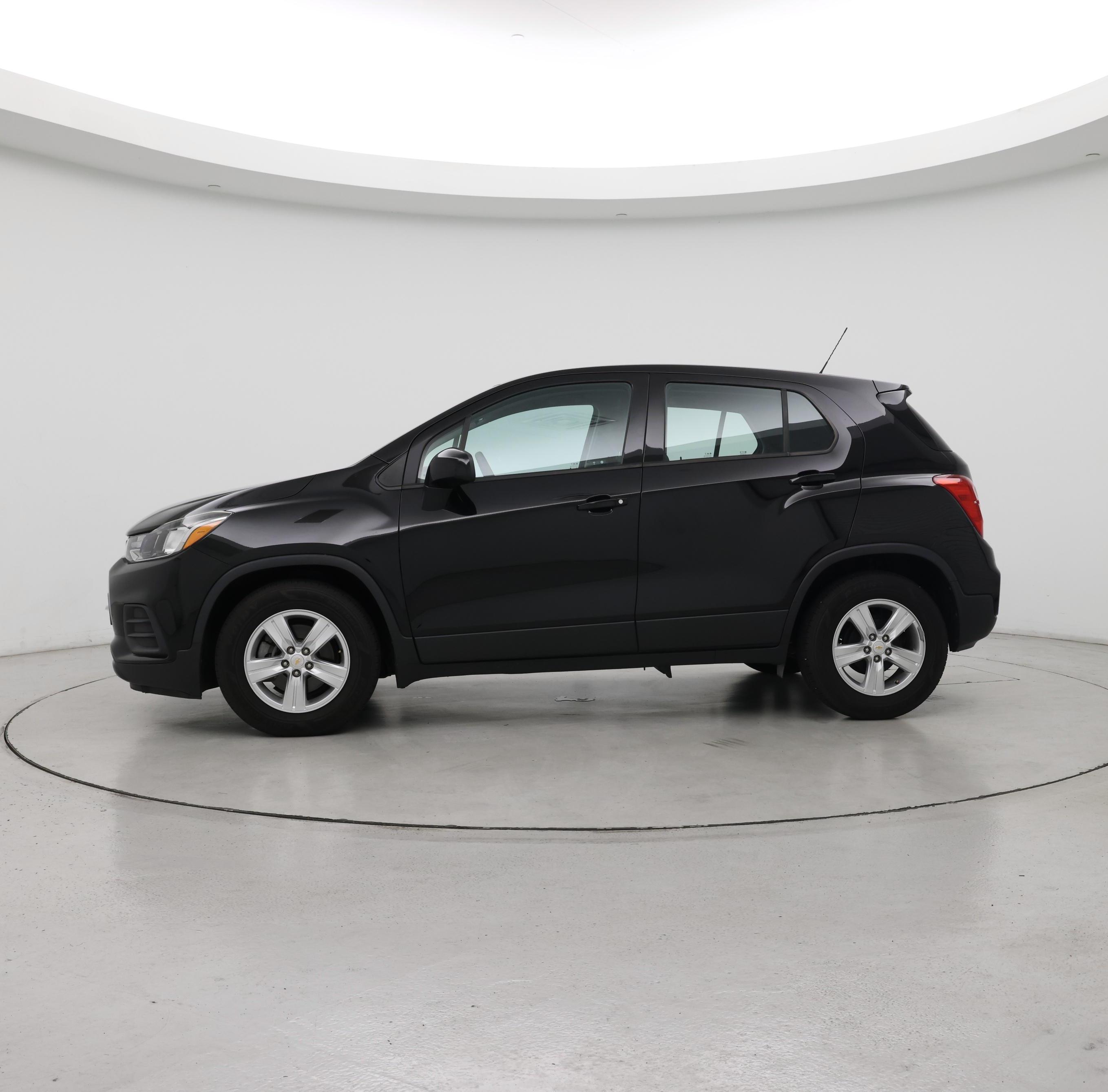 Thumbnail: 2020 Chevrolet Trax - 3