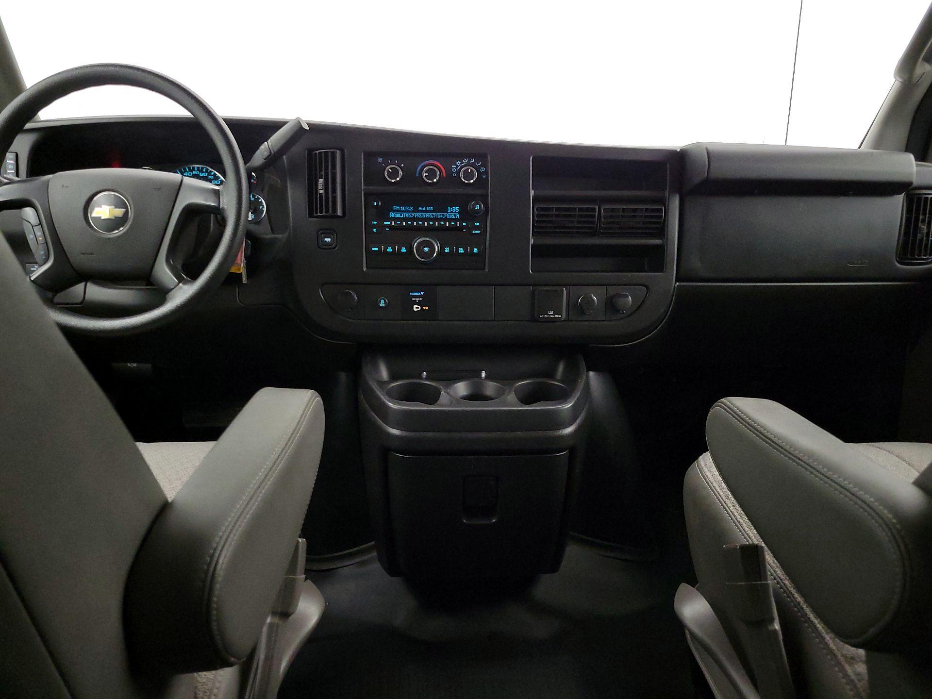 Thumbnail: 2015 Chevrolet Express - 9