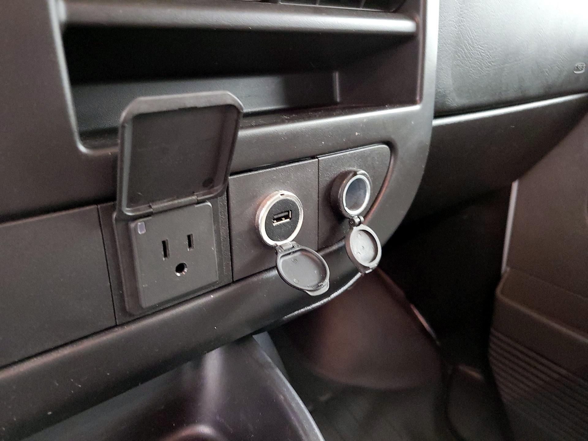 Thumbnail: 2015 Chevrolet Express - 18