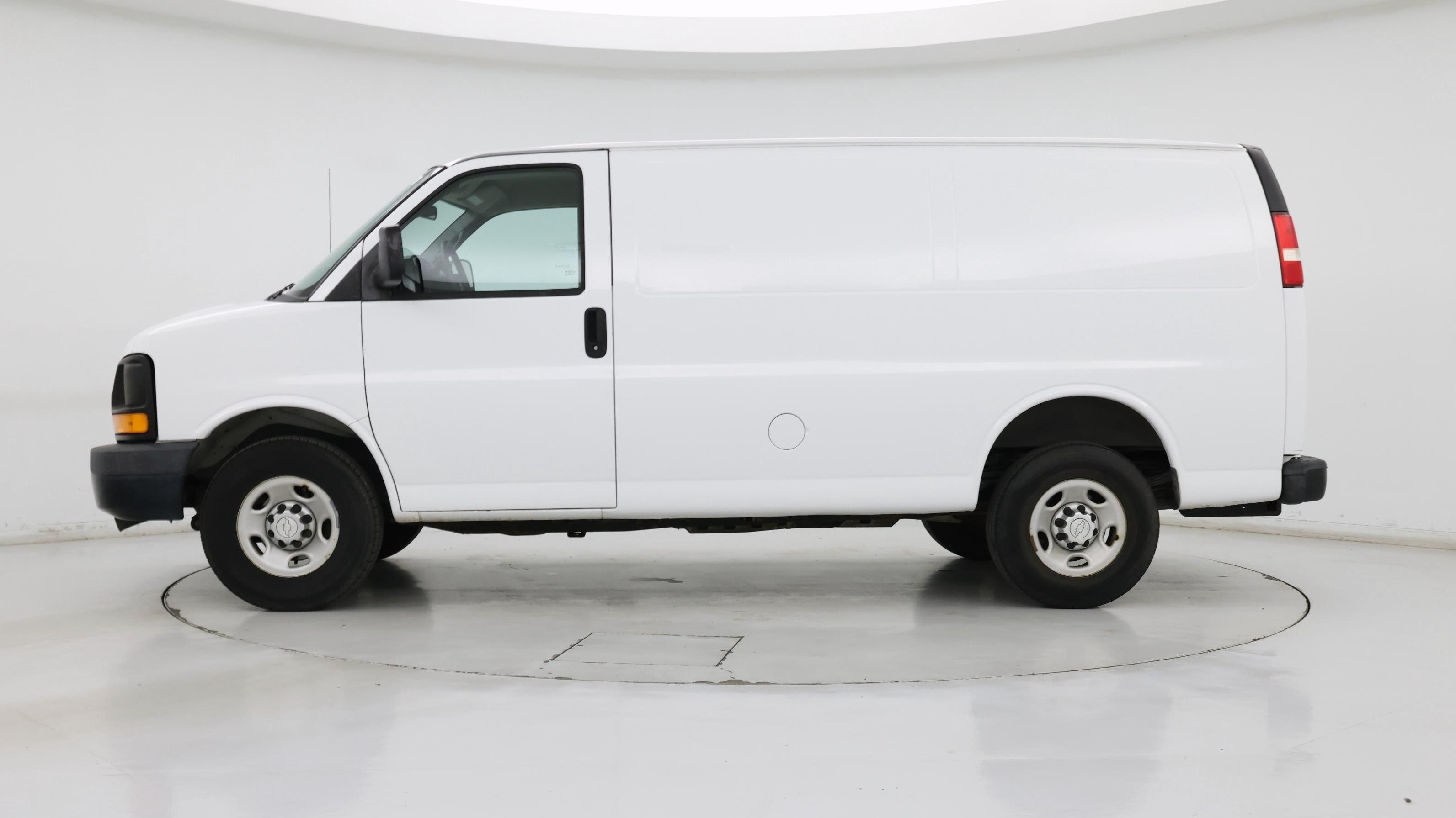 Thumbnail: 2015 Chevrolet Express - 3
