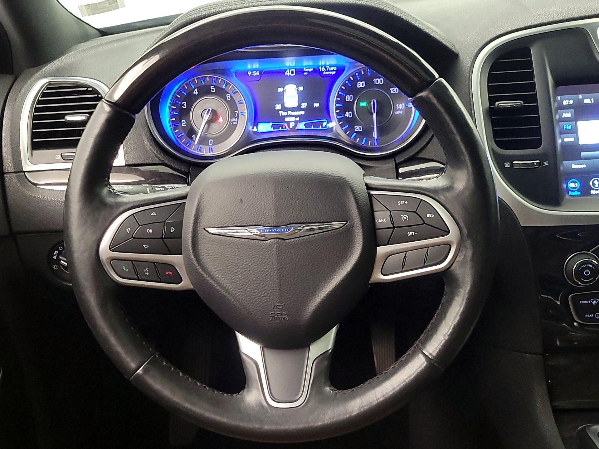 Thumbnail: 2019 Chrysler 300 - 10