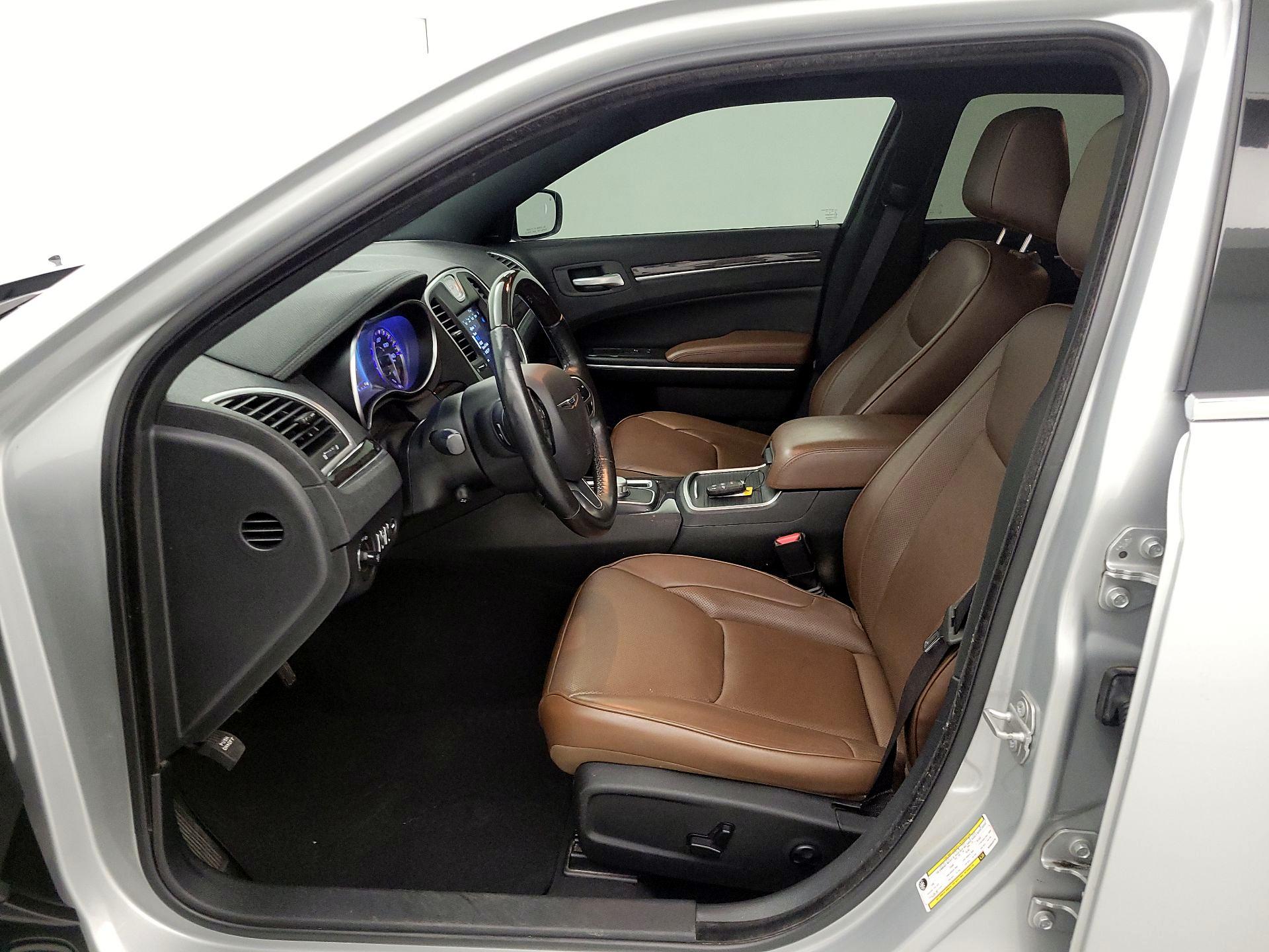 Thumbnail: 2019 Chrysler 300 - 11